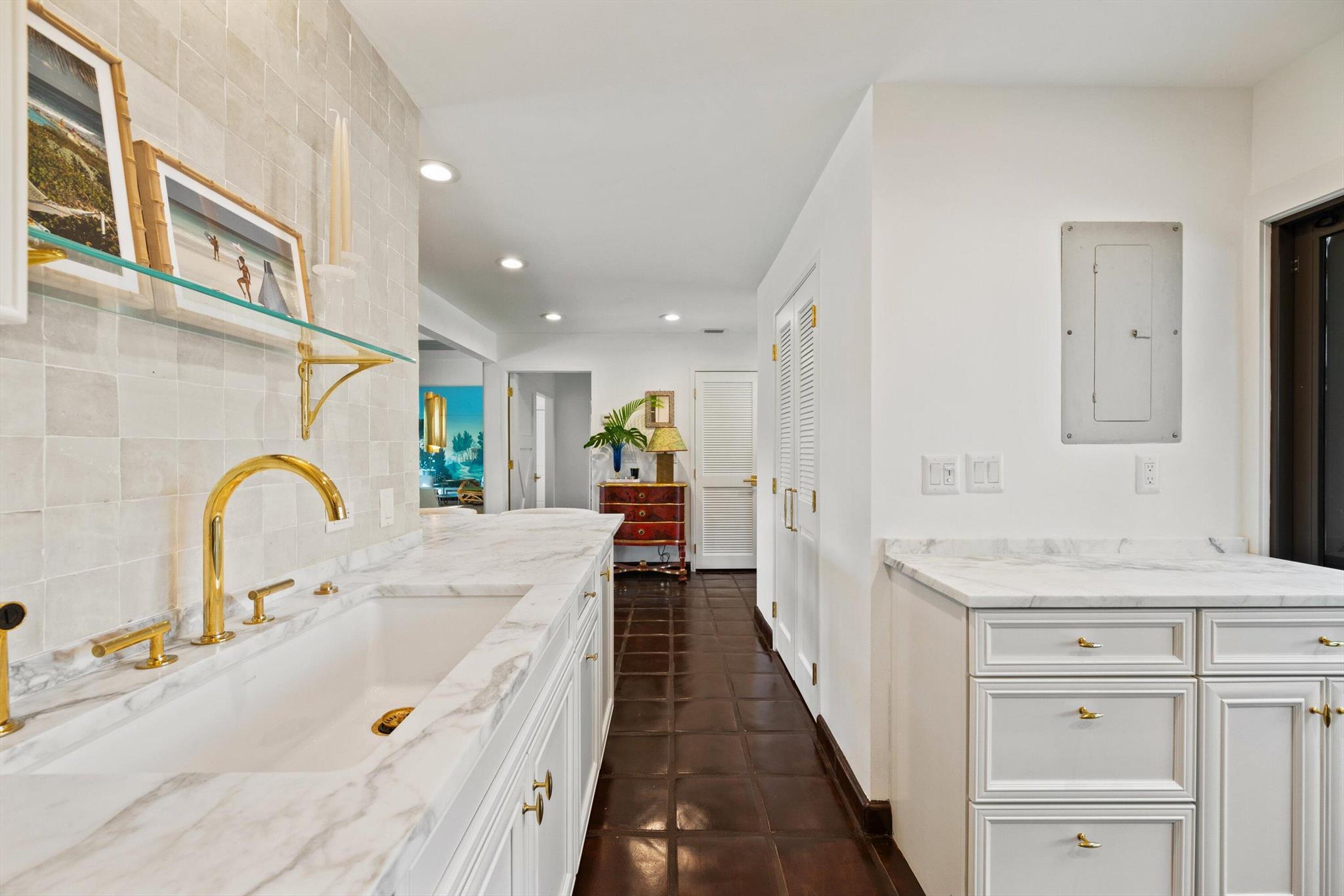 GOLF AND TENNIS VILLAGE P - Residential