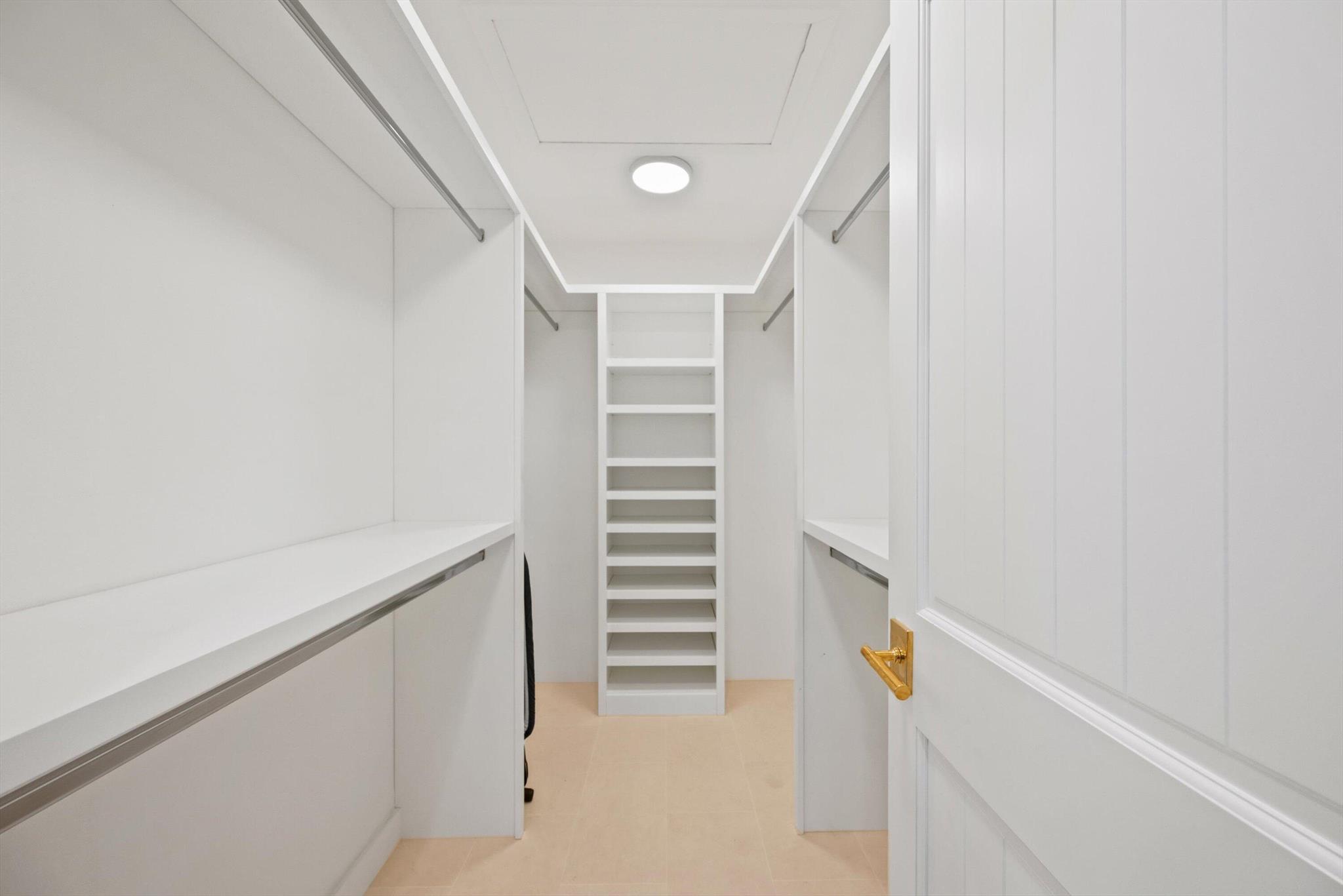 GOLF AND TENNIS VILLAGE P - Residential