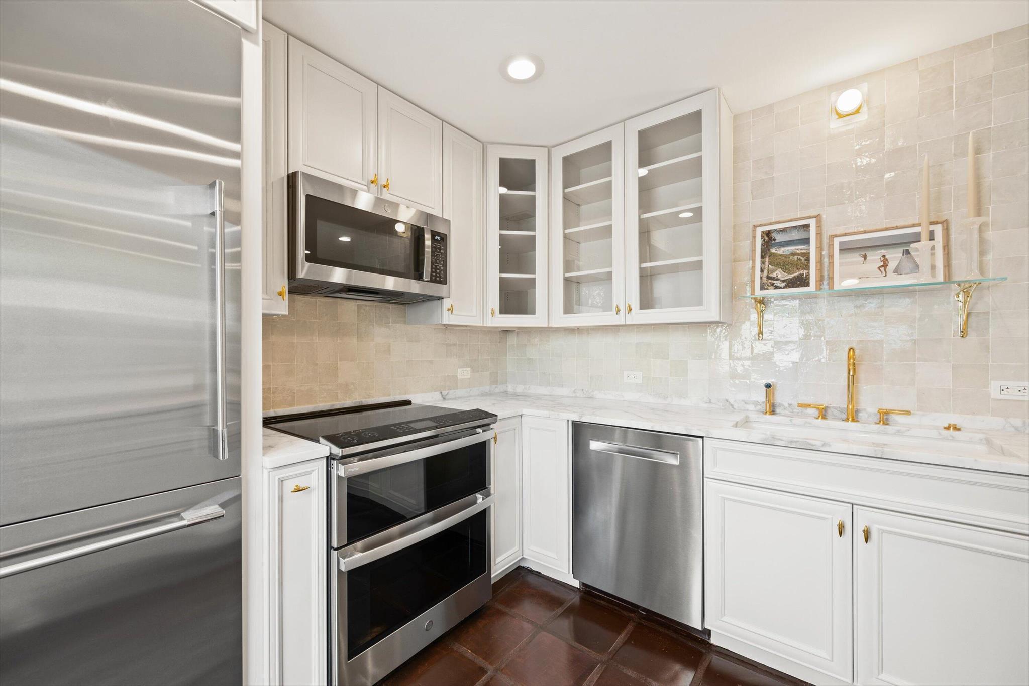 GOLF AND TENNIS VILLAGE P - Residential