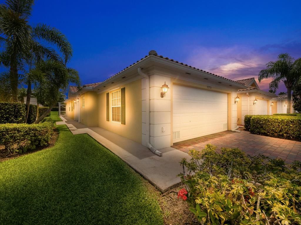 Photo of 10701 SW Hartwick Drive Dr, Port Saint Lucie, FL 34987 (MLS # R10817533)