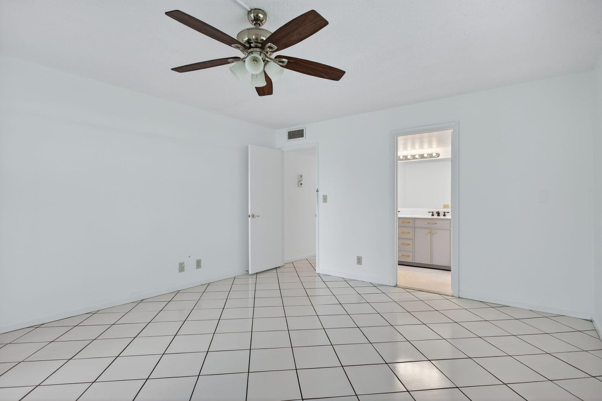 LUCAYA VILLAGE 2-B CONDO - Residential