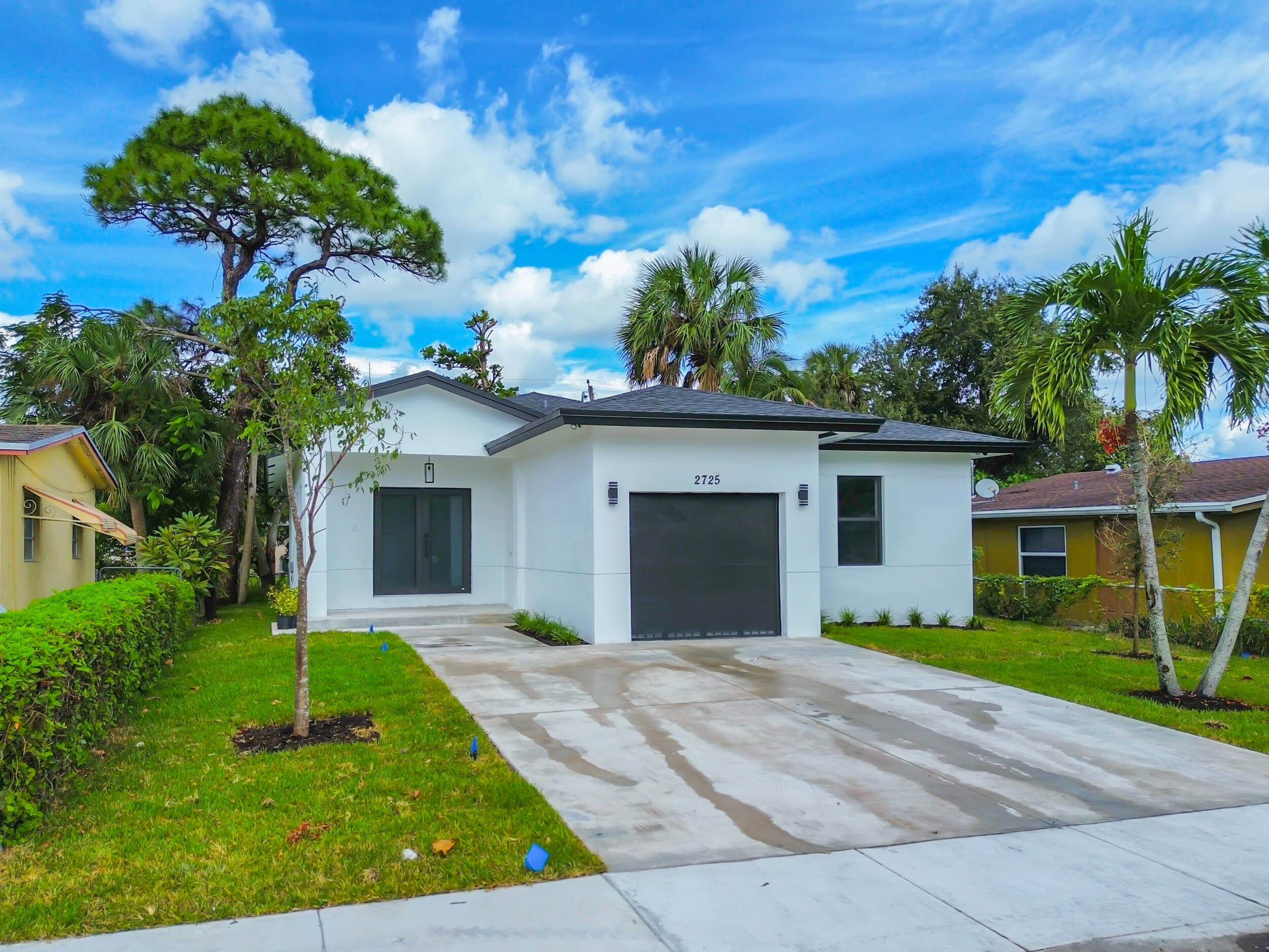 2725 NW 7th Street, Fort Lauderdale, FL, 33311/$590,000 3 2725 NW 7th Street