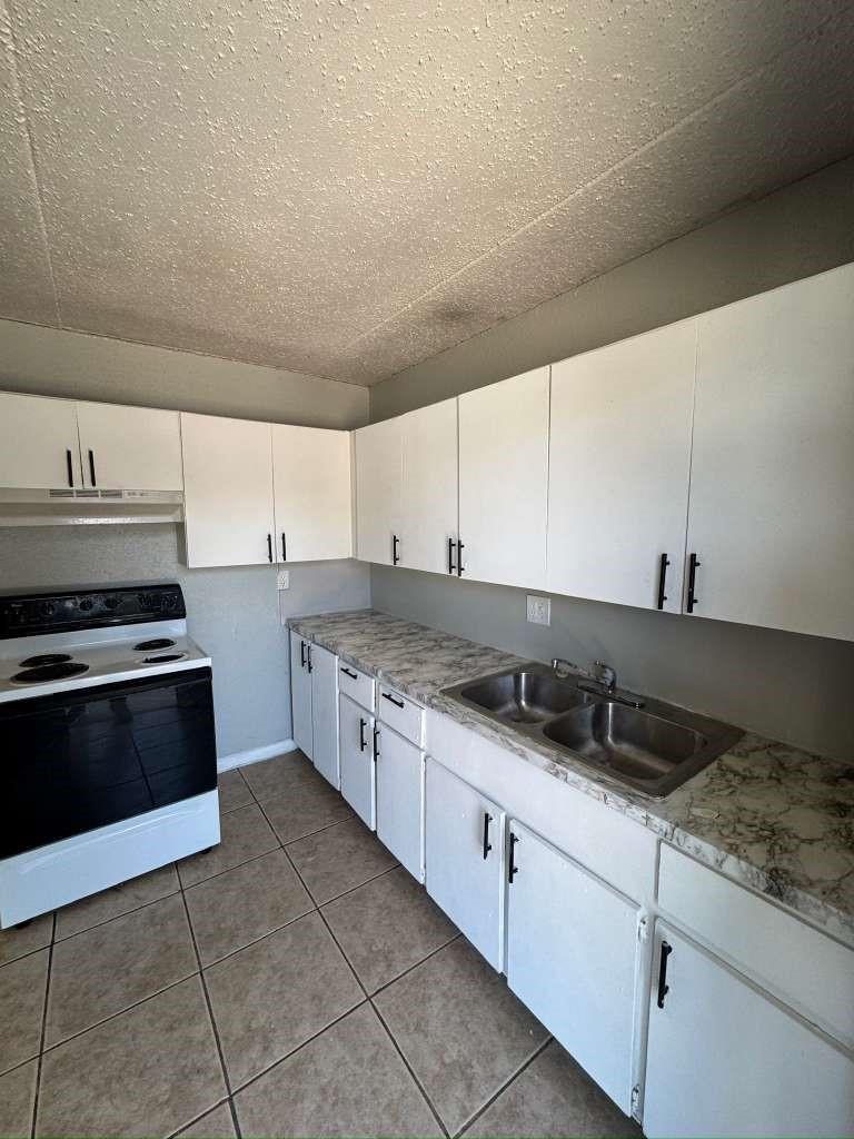 JACKSONVILLE - Residential Lease