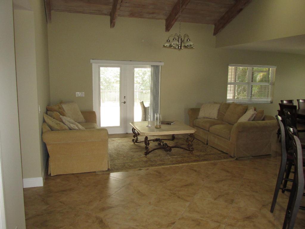 DELAIRE COUNTRY CLUB - Residential Lease