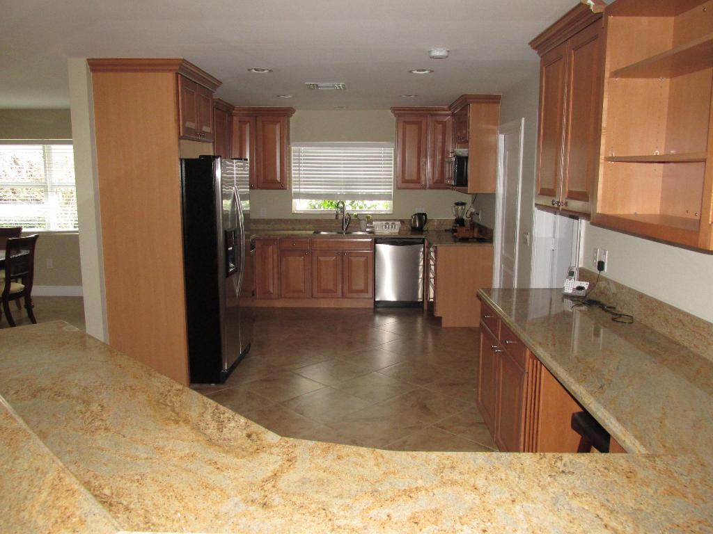 DELAIRE COUNTRY CLUB - Residential Lease