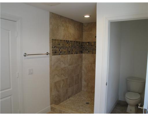 DELAIRE COUNTRY CLUB - Residential Lease