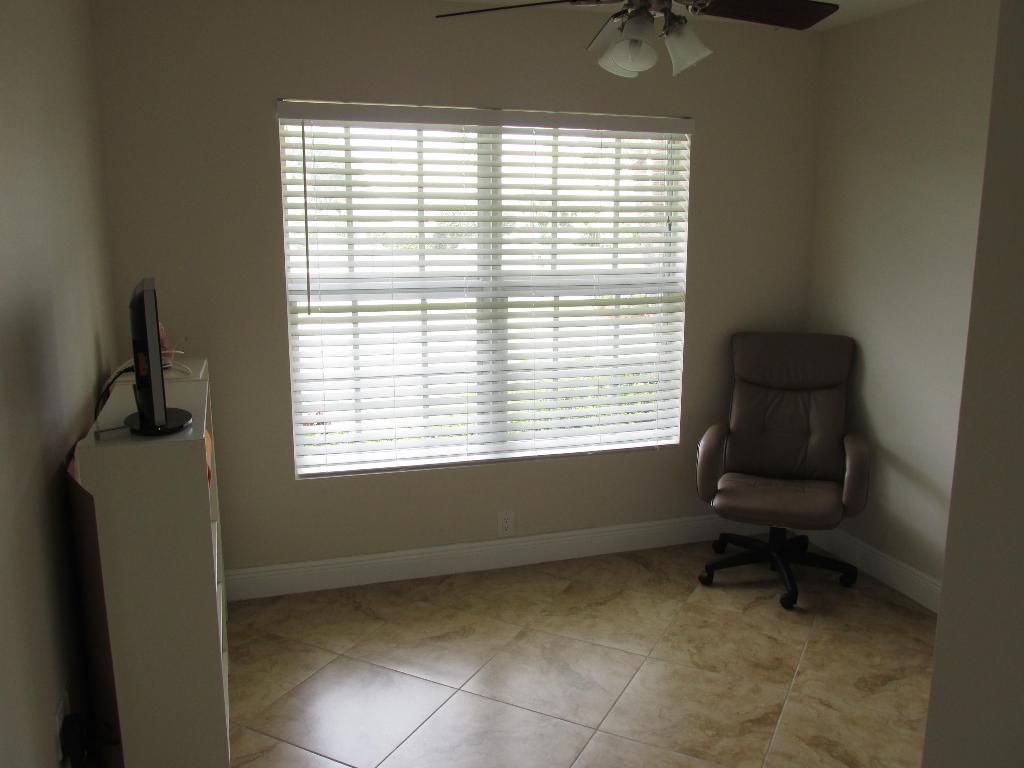 DELAIRE COUNTRY CLUB - Residential Lease