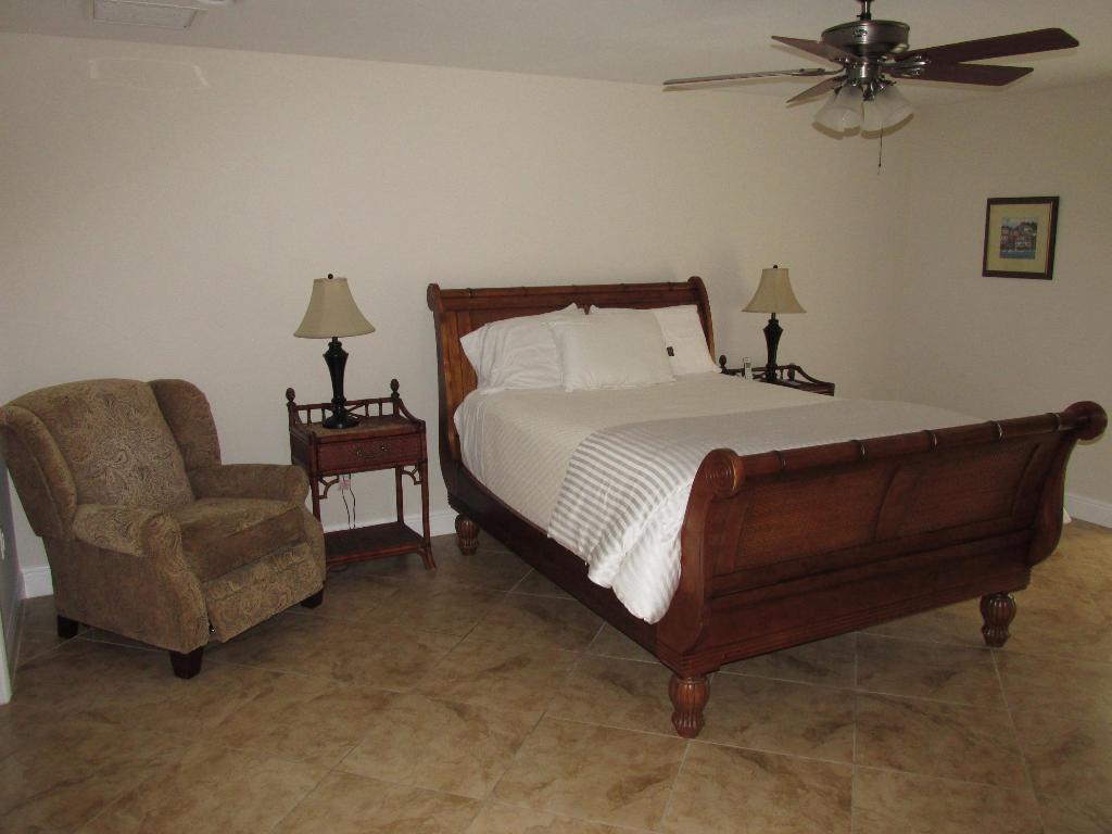 DELAIRE COUNTRY CLUB - Residential Lease