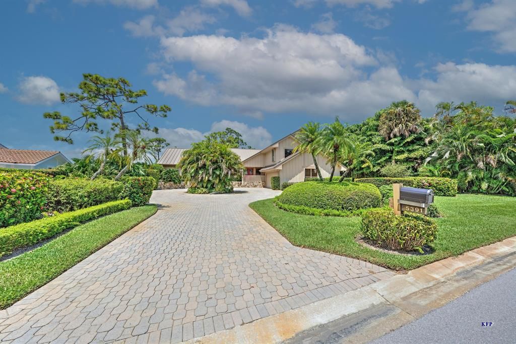 Photo of 5391 SE Burning Tree Circle, Stuart, FL 34997 (MLS # R10827373)