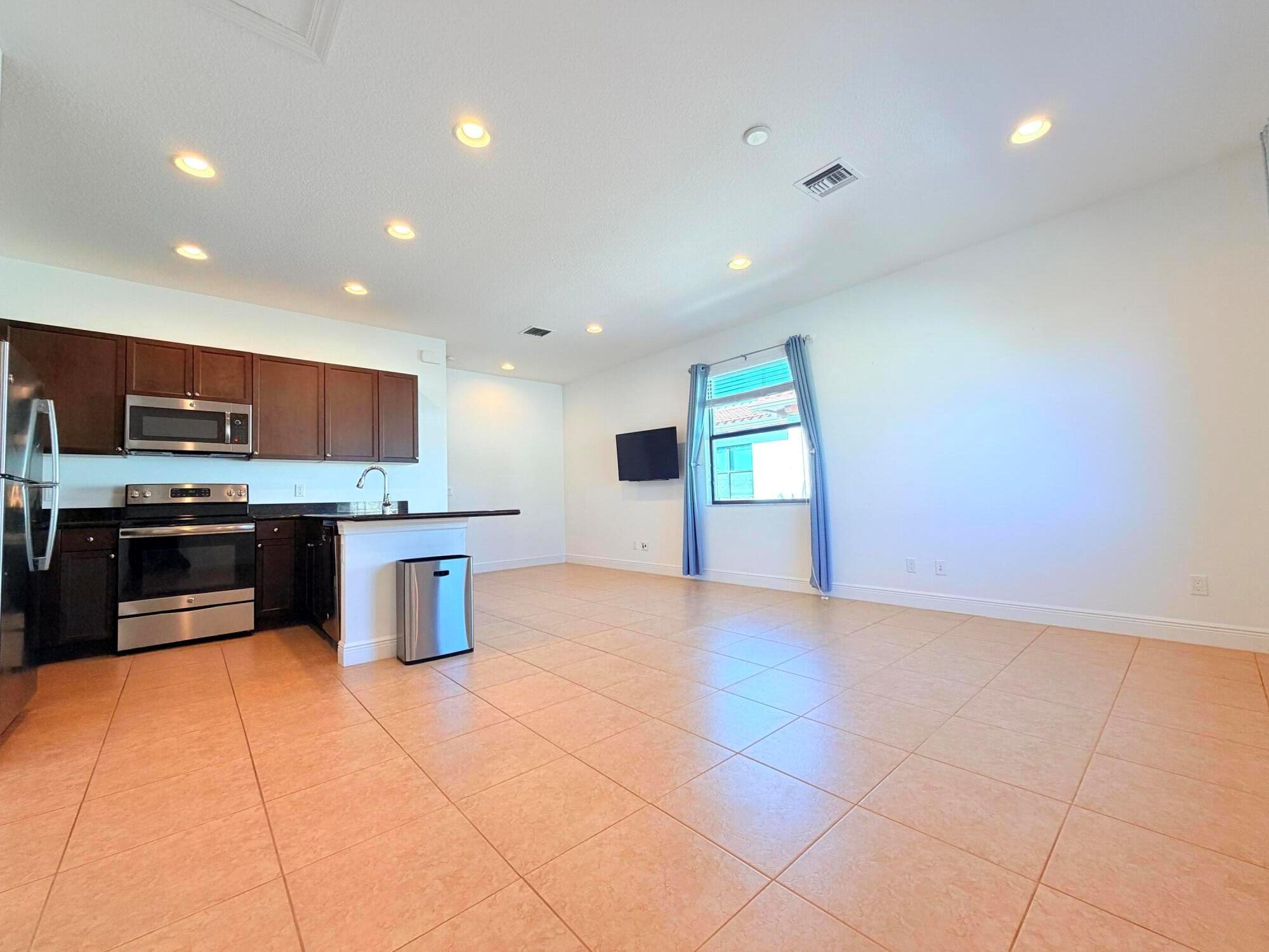 ALTON - Residential Lease