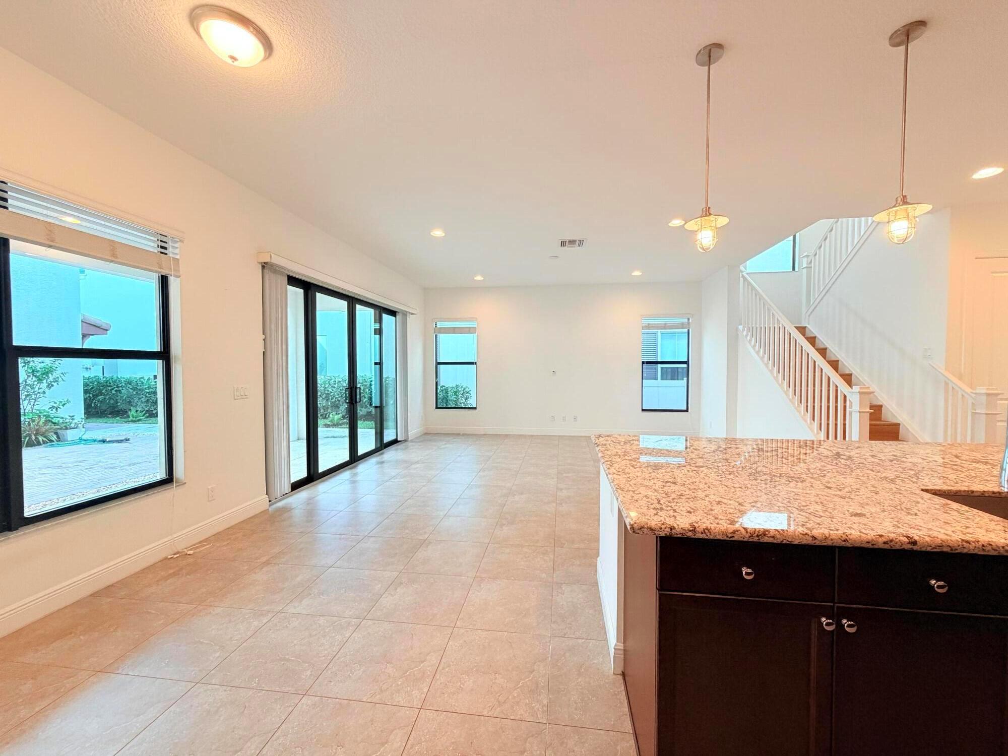 ALTON - Residential Lease