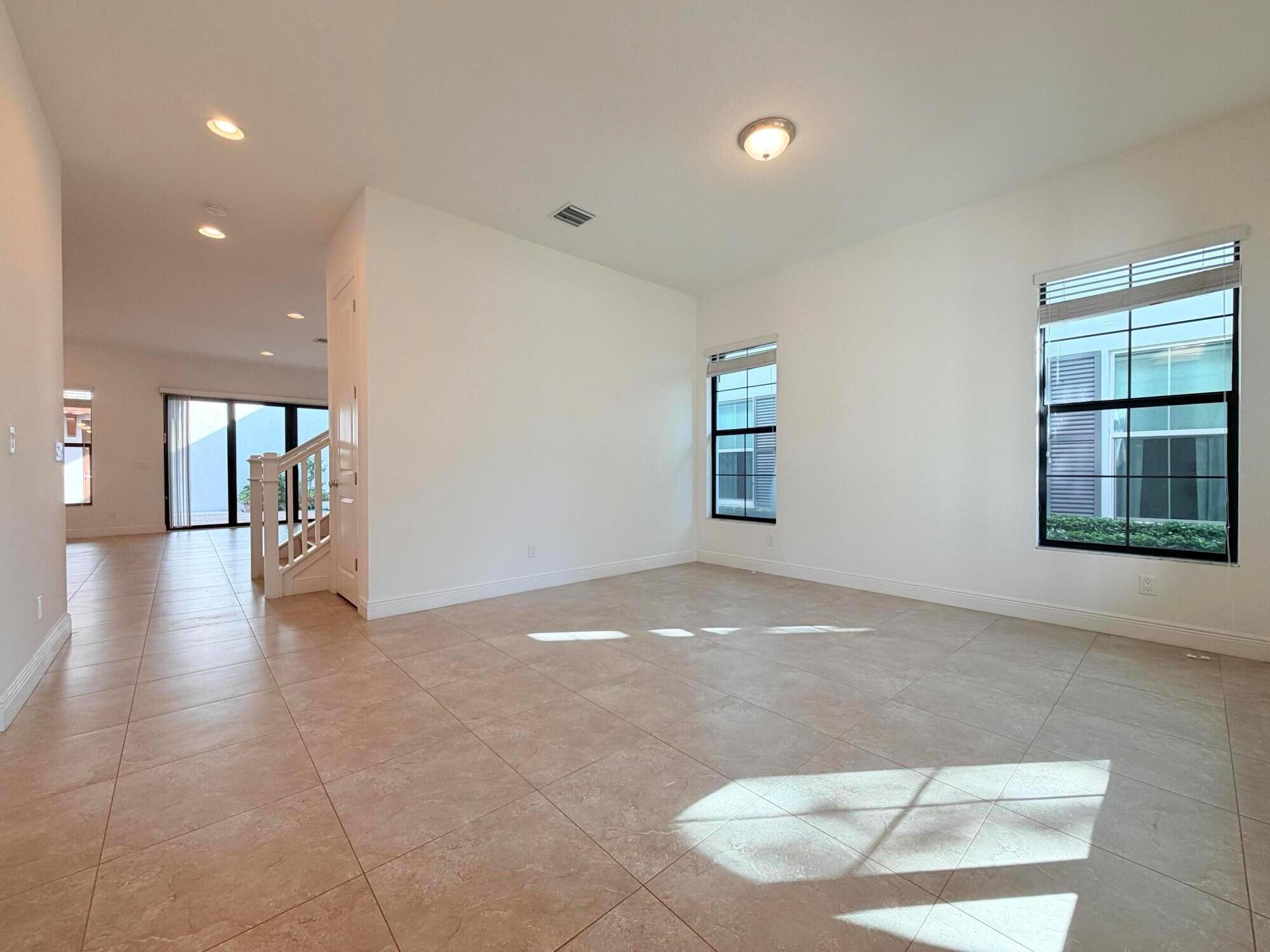 ALTON - Residential Lease