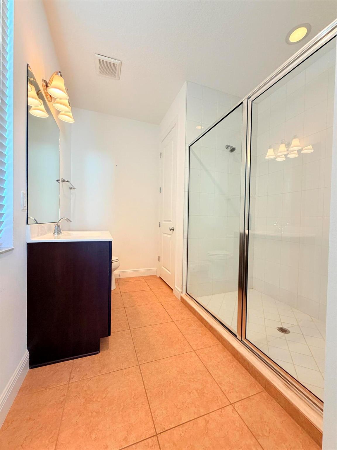 ALTON - Residential Lease