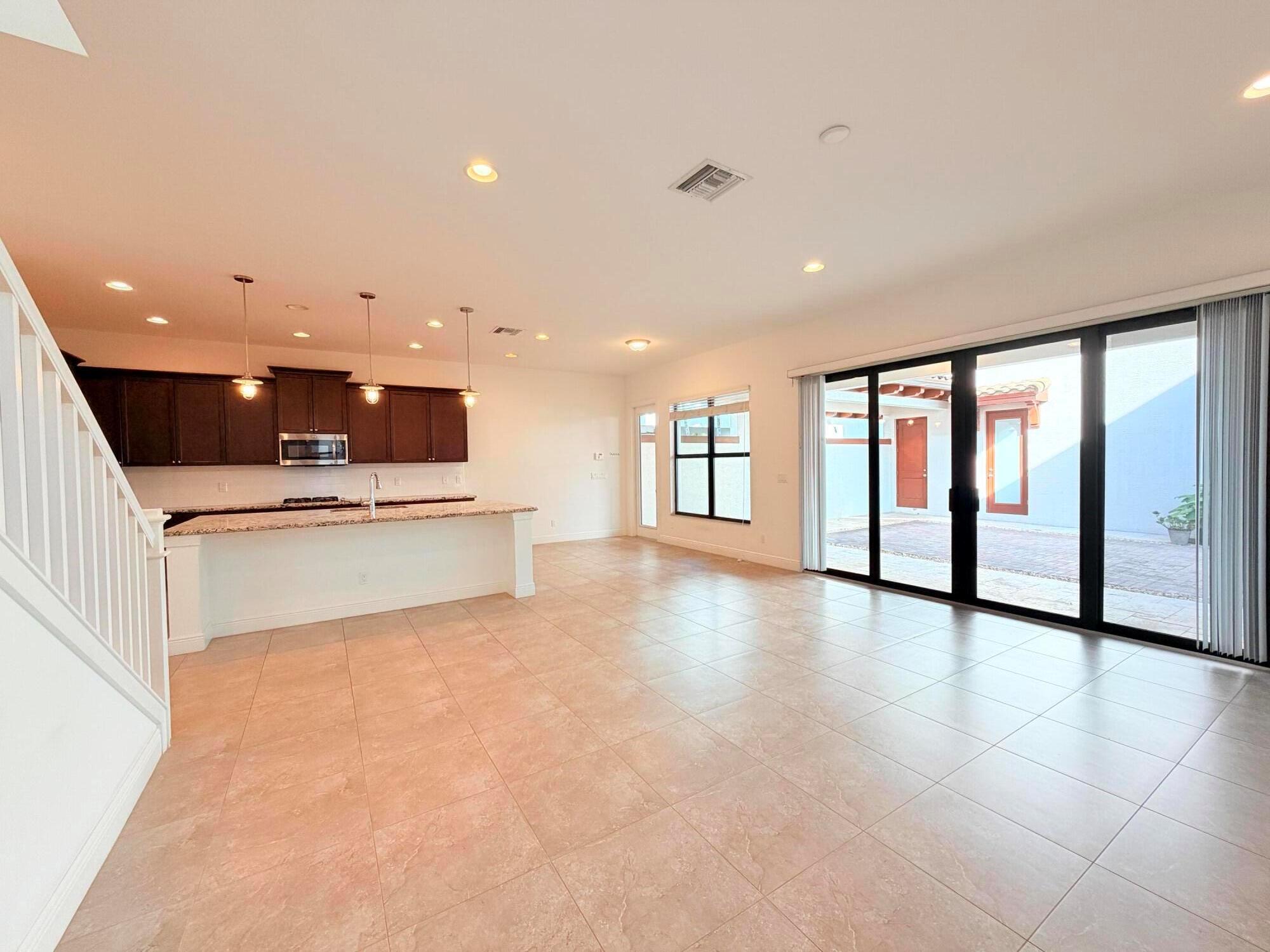 ALTON - Residential Lease