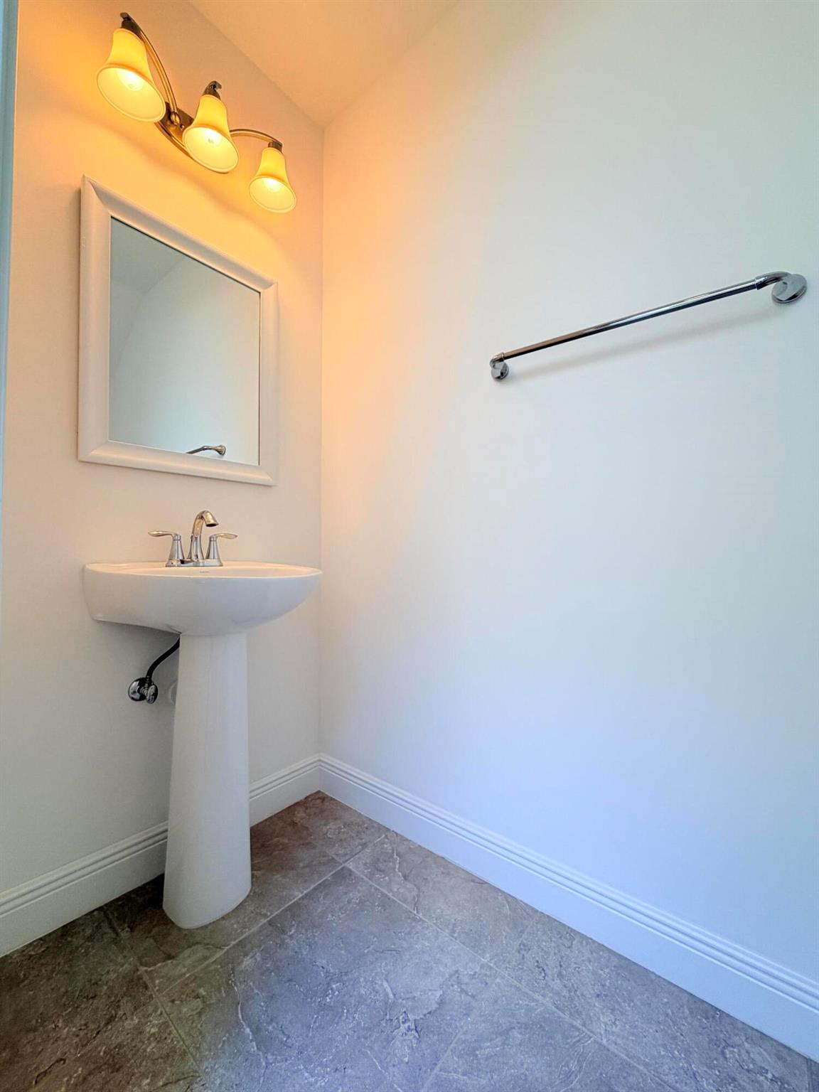 ALTON - Residential Lease