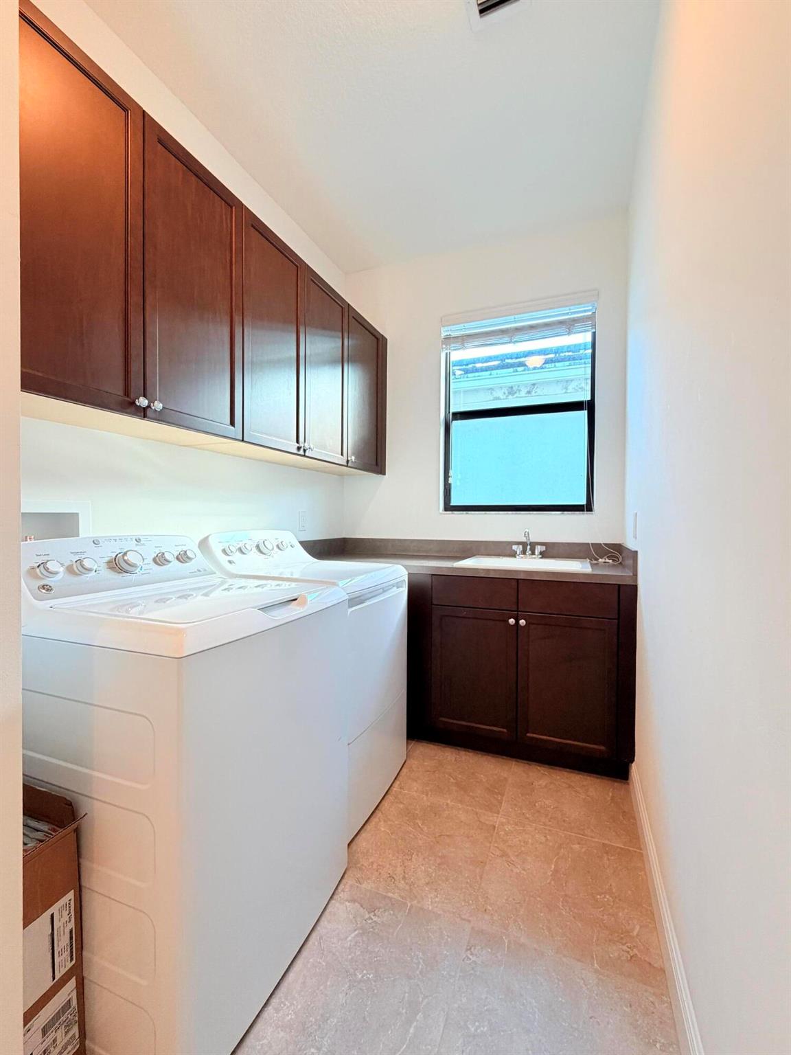 ALTON - Residential Lease