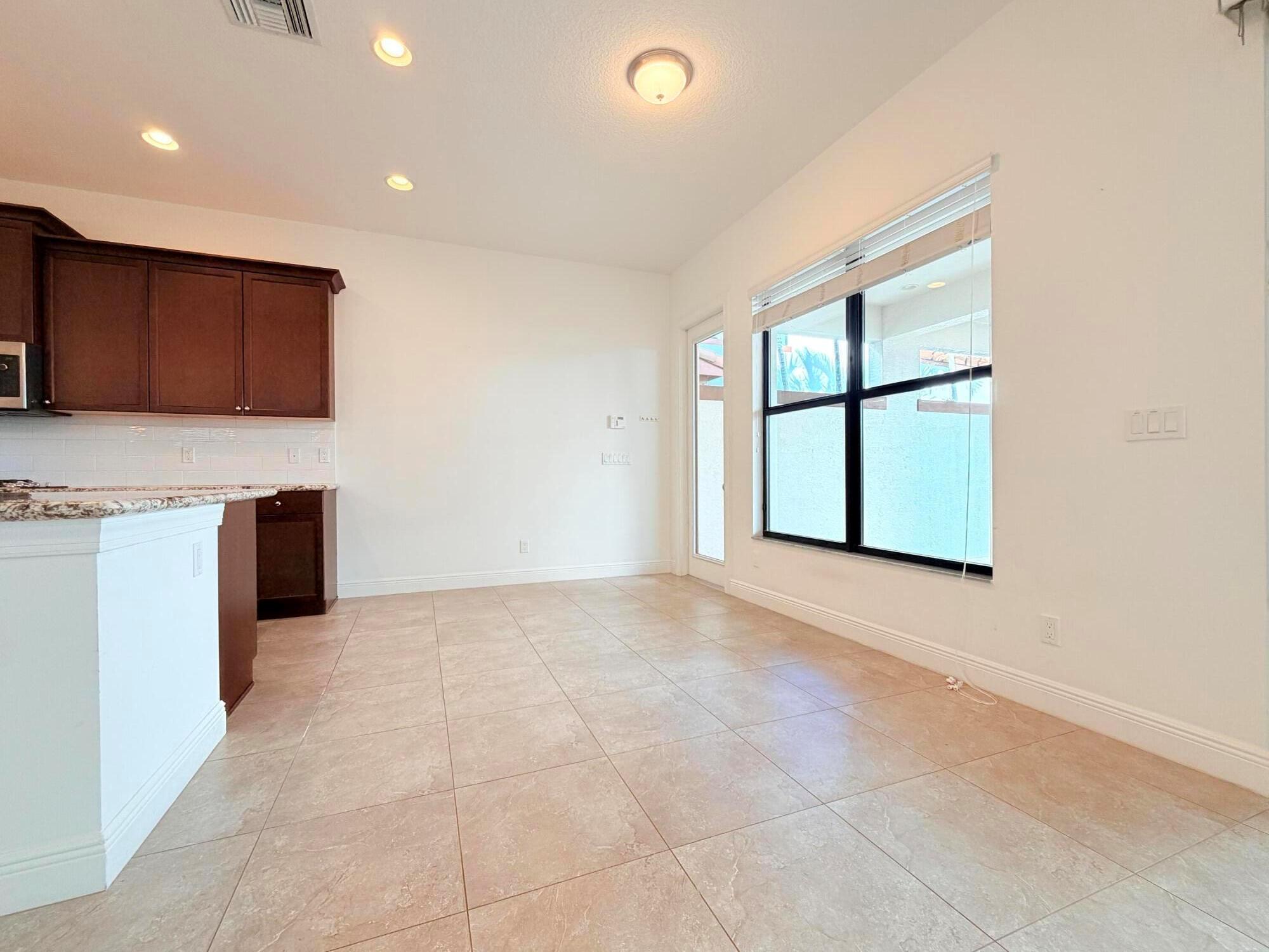 ALTON - Residential Lease