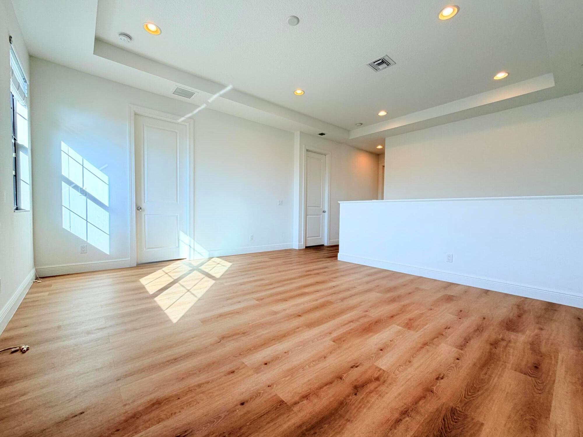 ALTON - Residential Lease