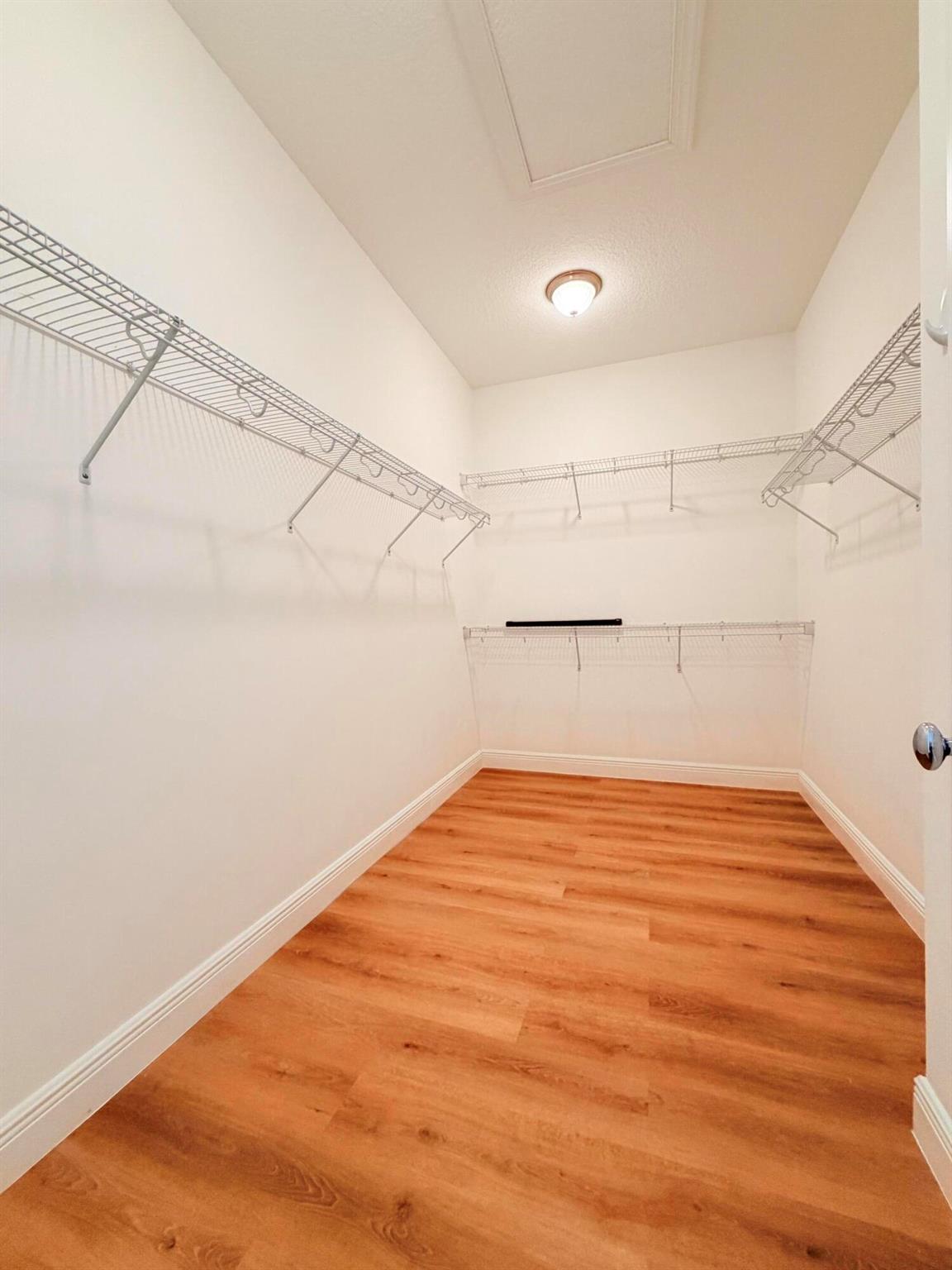 ALTON - Residential Lease