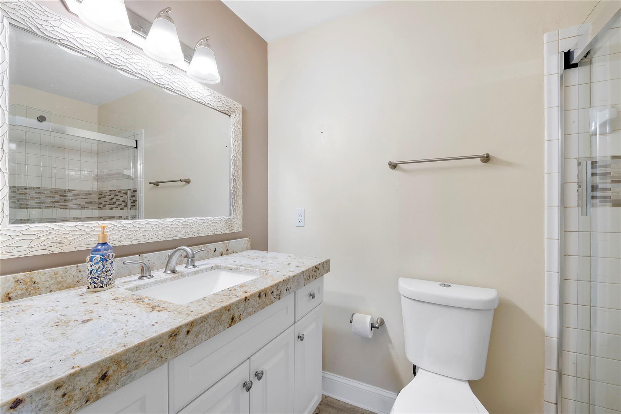 14316 Canalview Dr D, Delray Beach, FL, 33484/$180,000 2 14316 Canalview Dr D