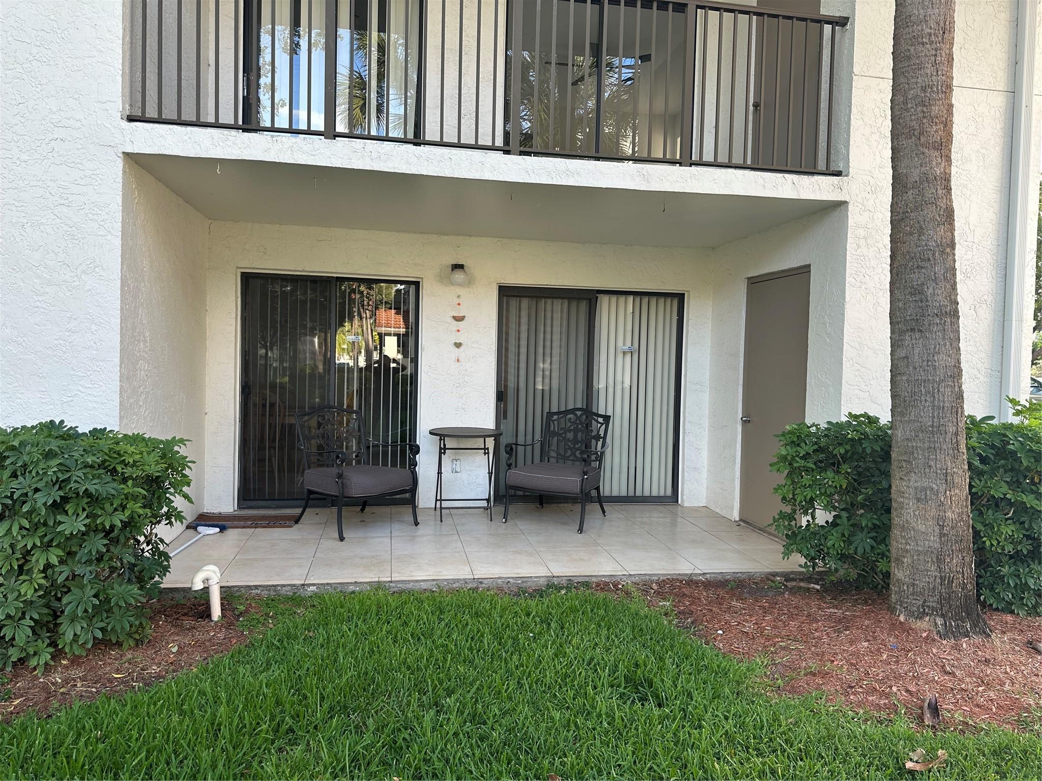 HOLLYWOOD PARC CONDOMINIU - Residential Lease