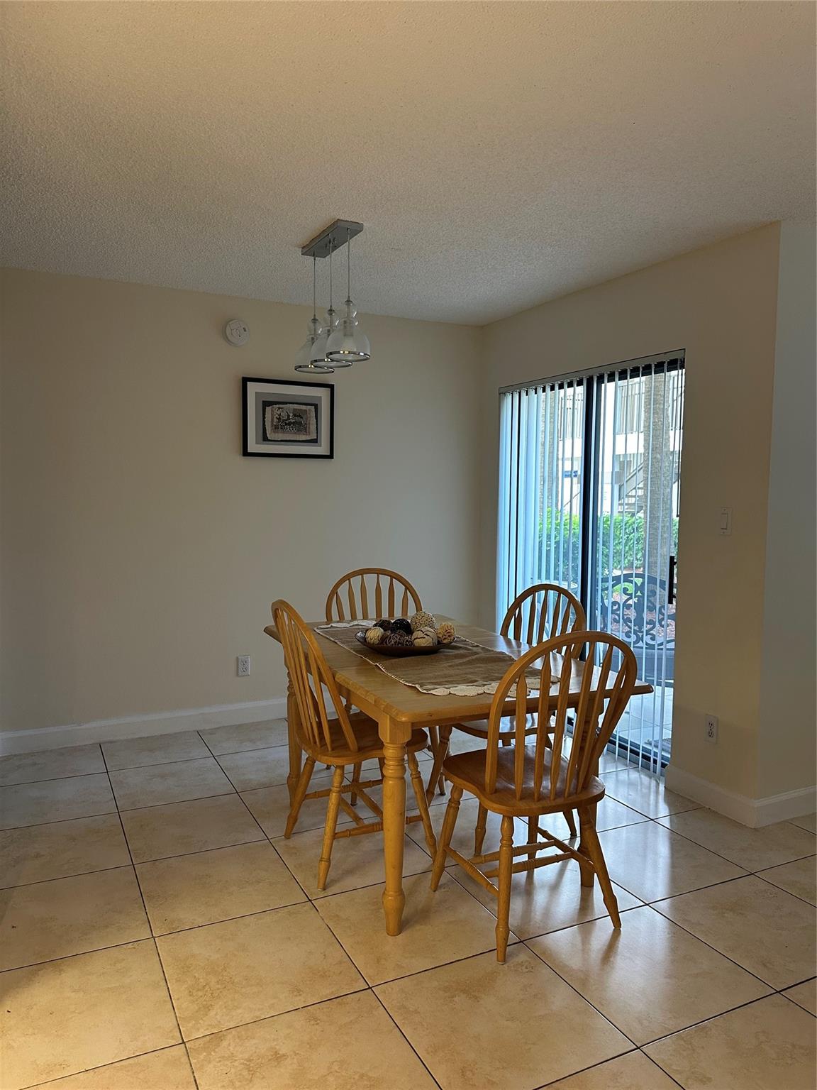 HOLLYWOOD PARC CONDOMINIU - Residential Lease