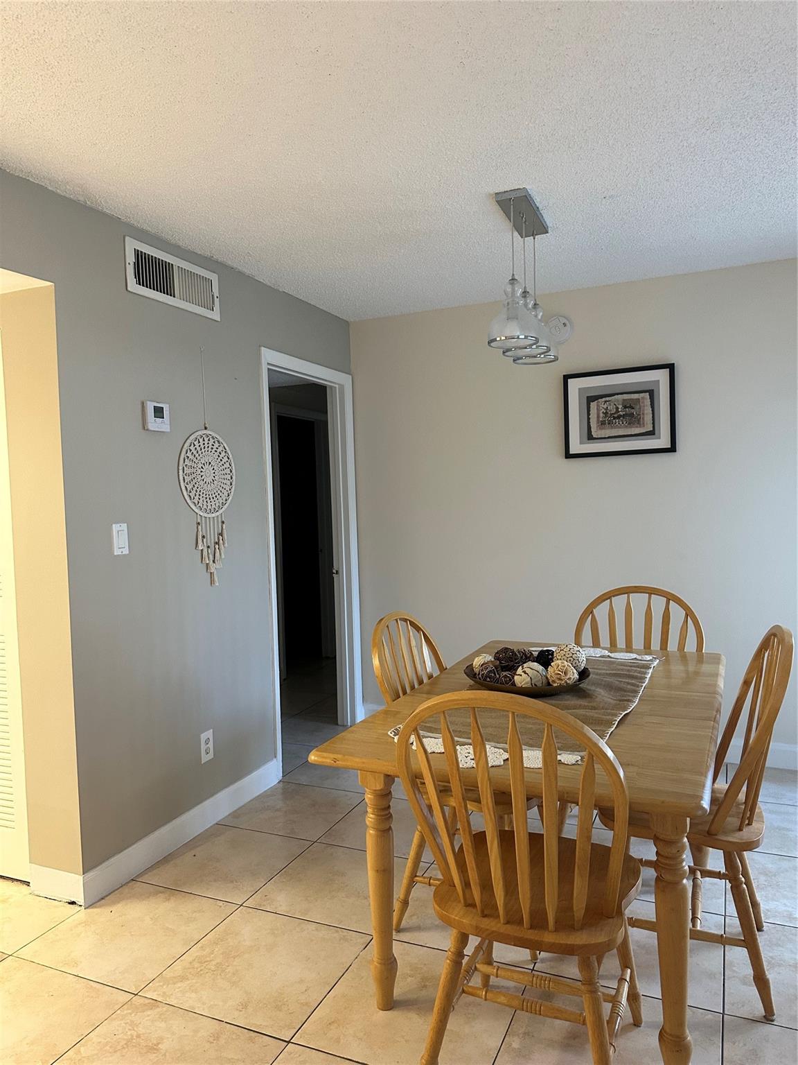 HOLLYWOOD PARC CONDOMINIU - Residential Lease