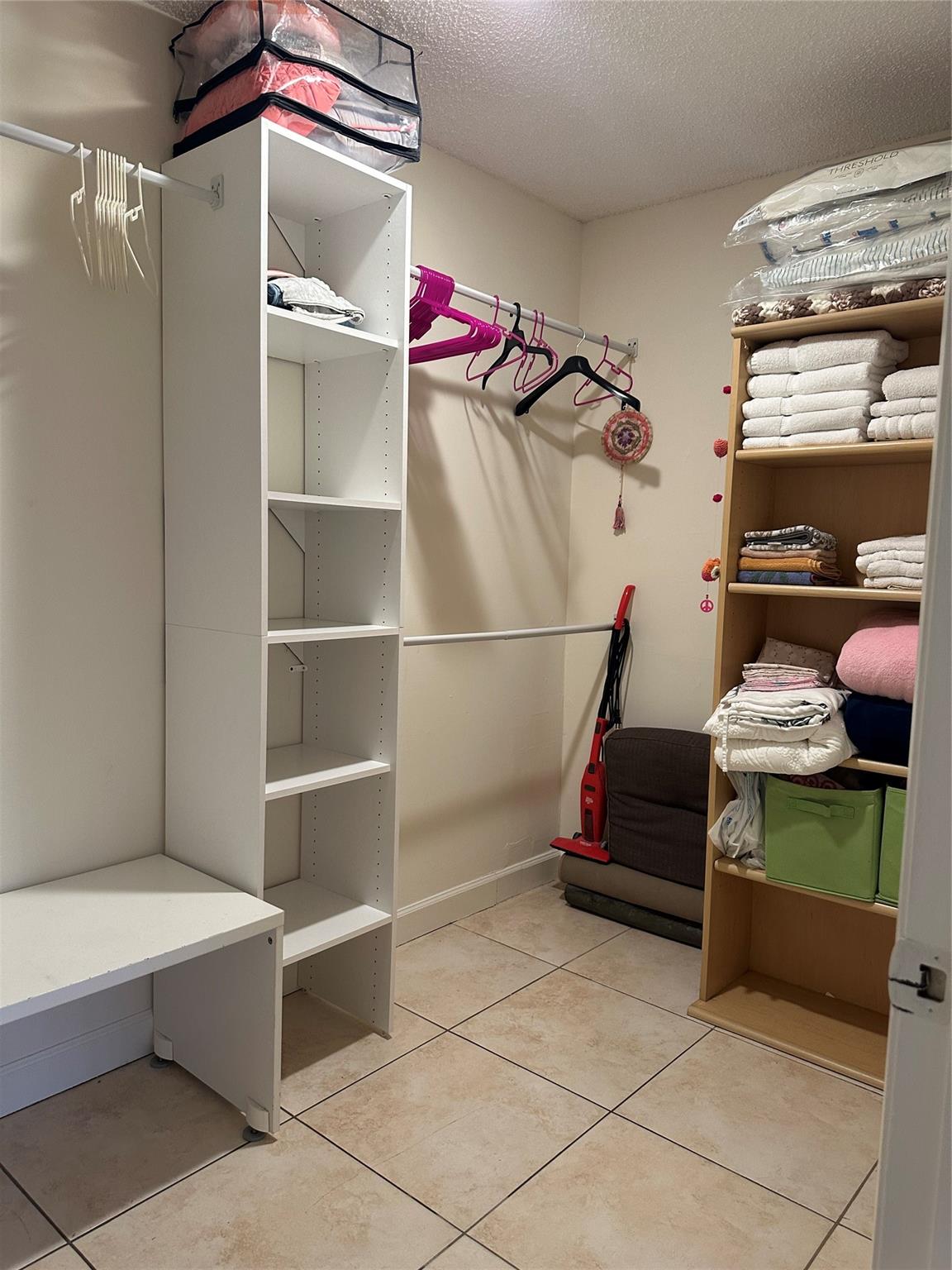 HOLLYWOOD PARC CONDOMINIU - Residential Lease