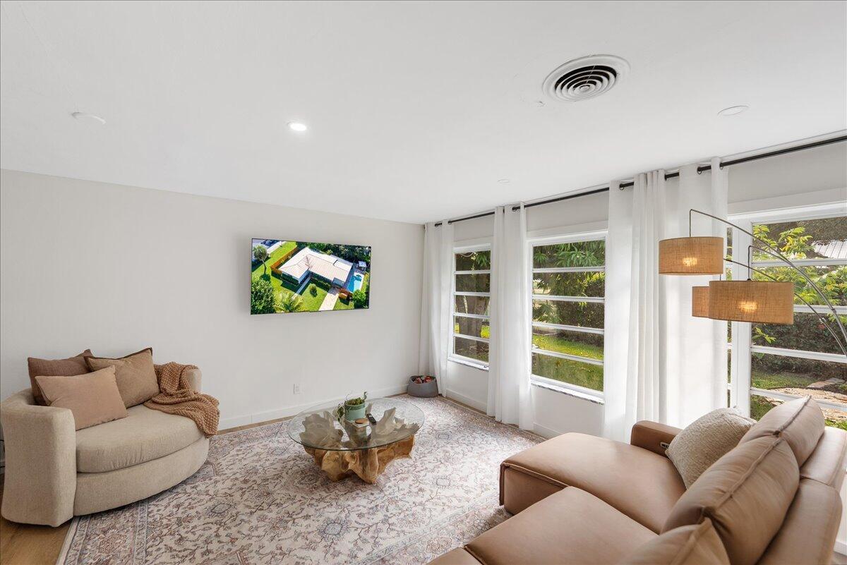 VERO SHORES UNIT 1 - Residential