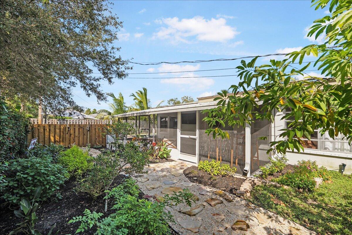 VERO SHORES UNIT 1 - Residential