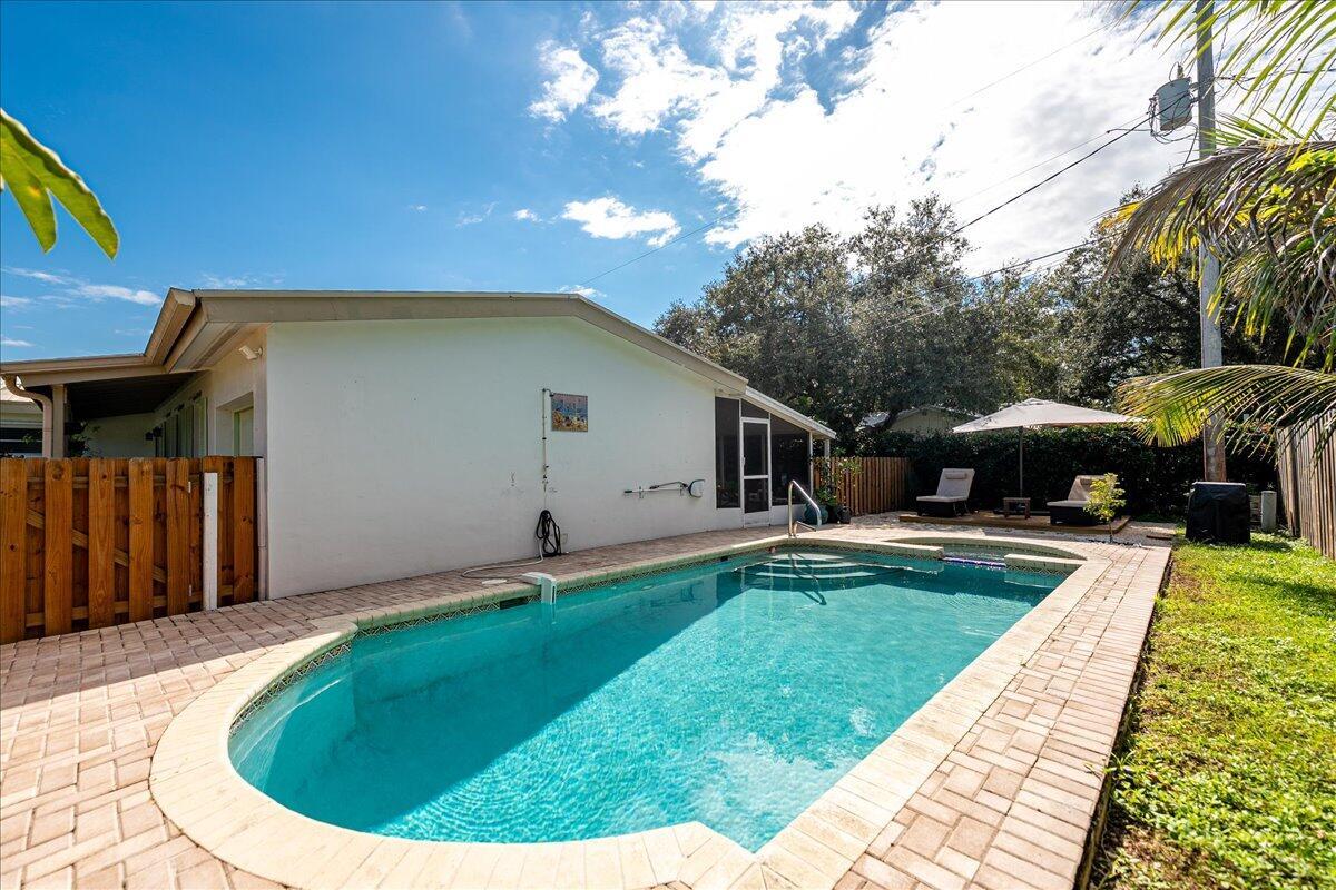 VERO SHORES UNIT 1 - Residential