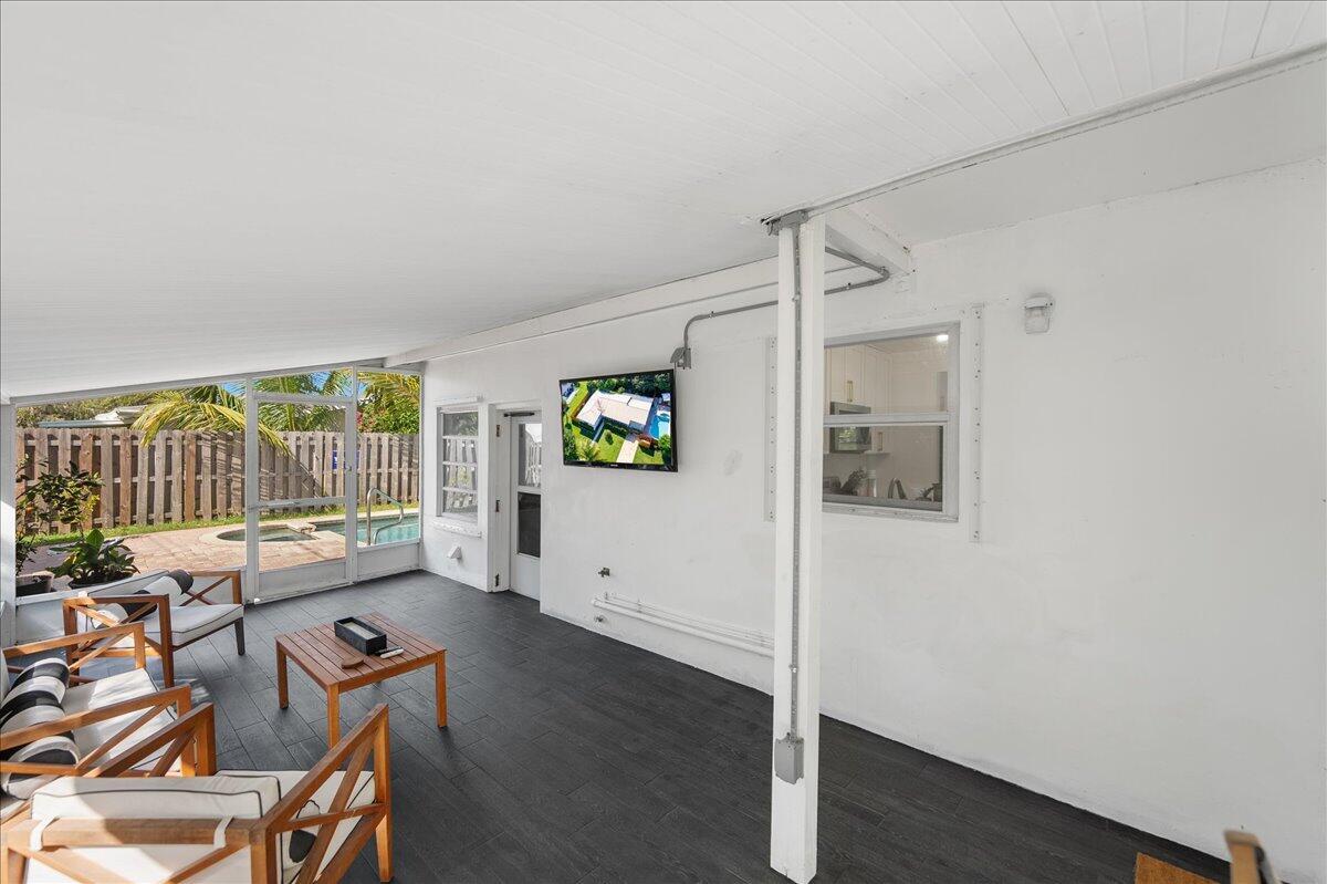 VERO SHORES UNIT 1 - Residential
