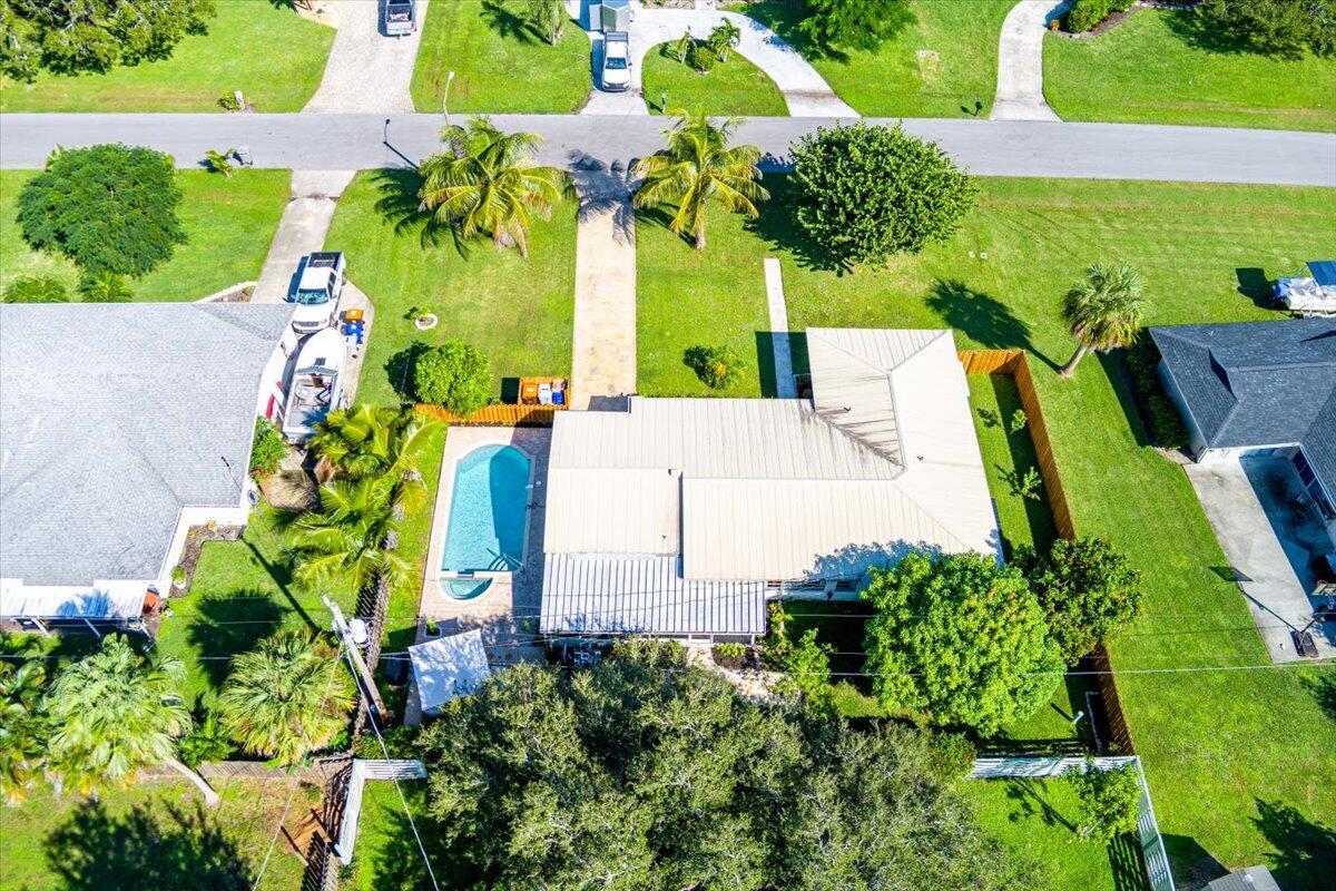 VERO SHORES UNIT 1 - Residential