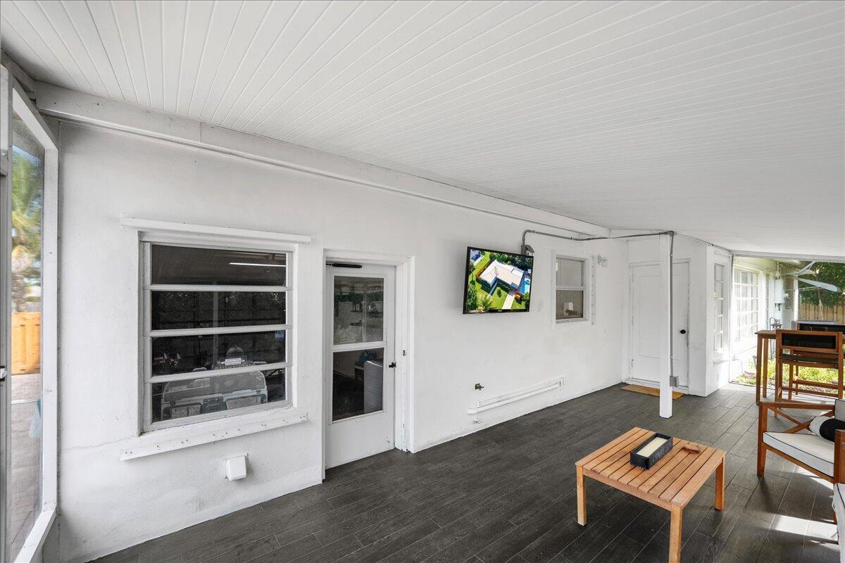 VERO SHORES UNIT 1 - Residential