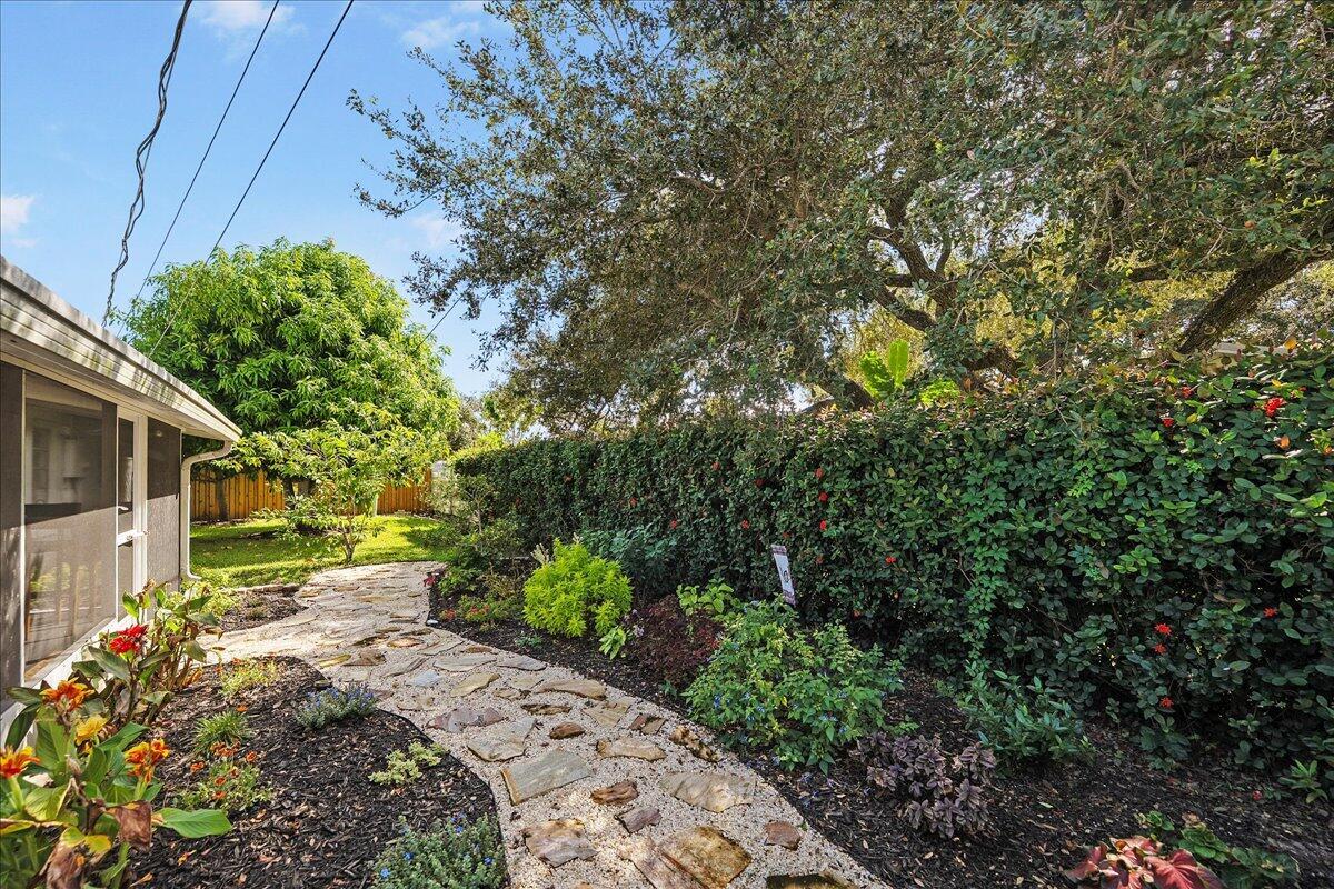 VERO SHORES UNIT 1 - Residential