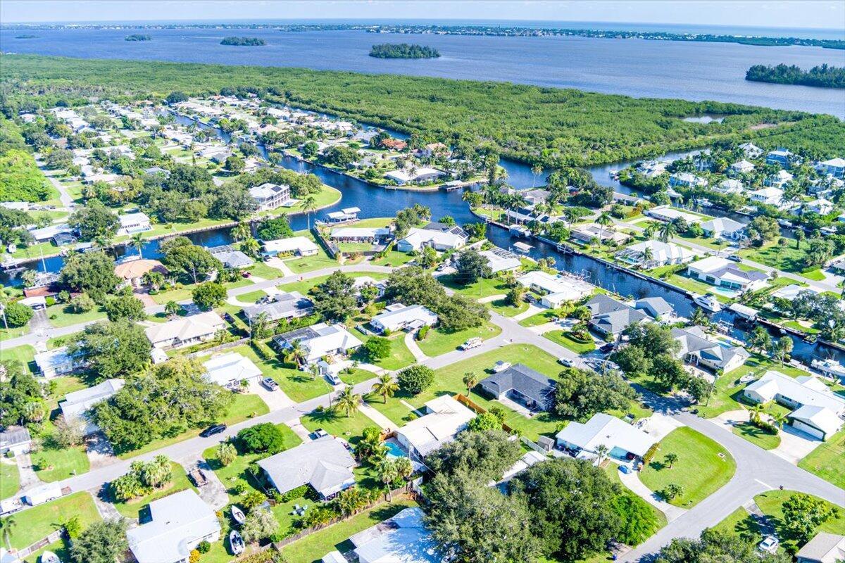 VERO SHORES UNIT 1 - Residential
