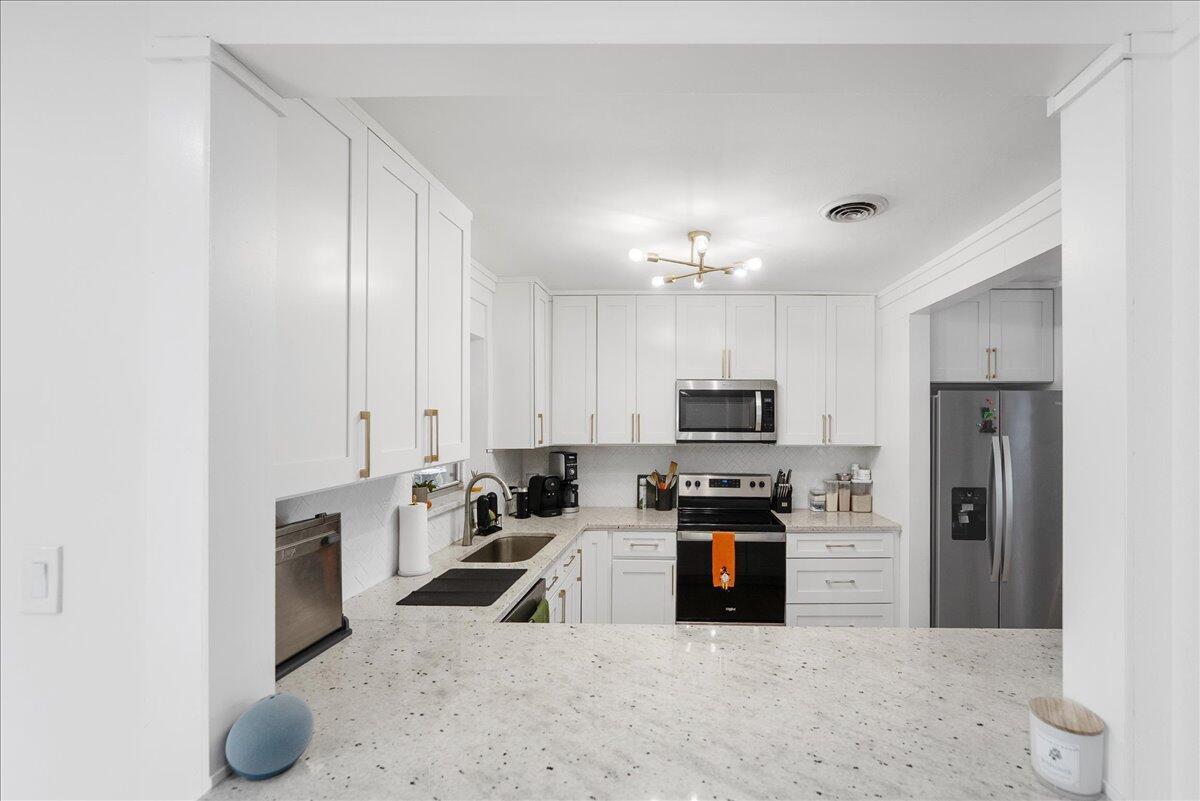 VERO SHORES UNIT 1 - Residential