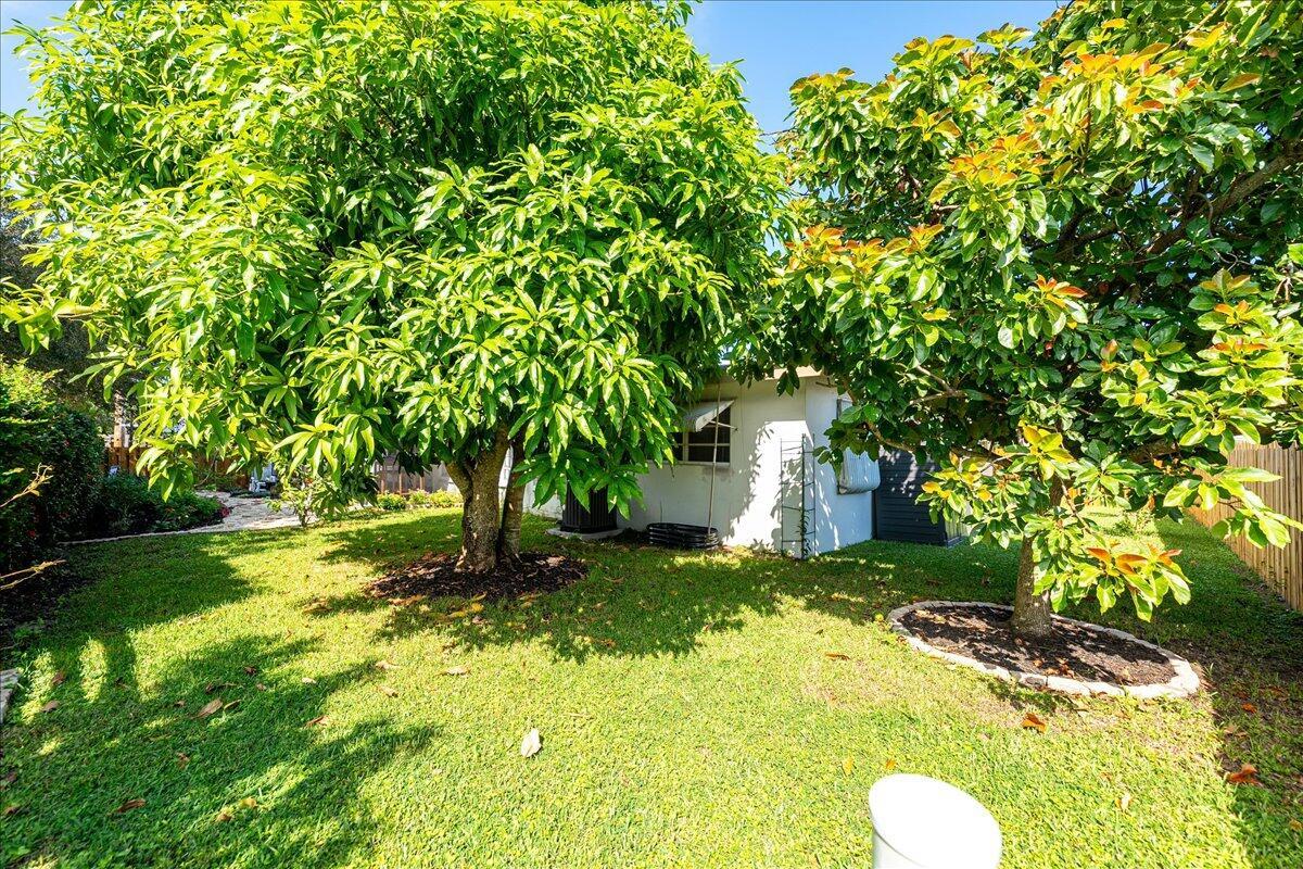 VERO SHORES UNIT 1 - Residential