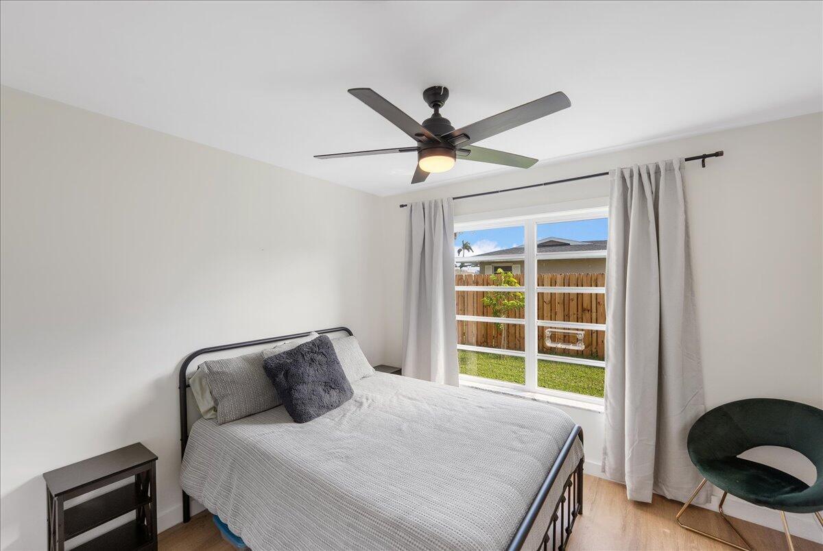 VERO SHORES UNIT 1 - Residential