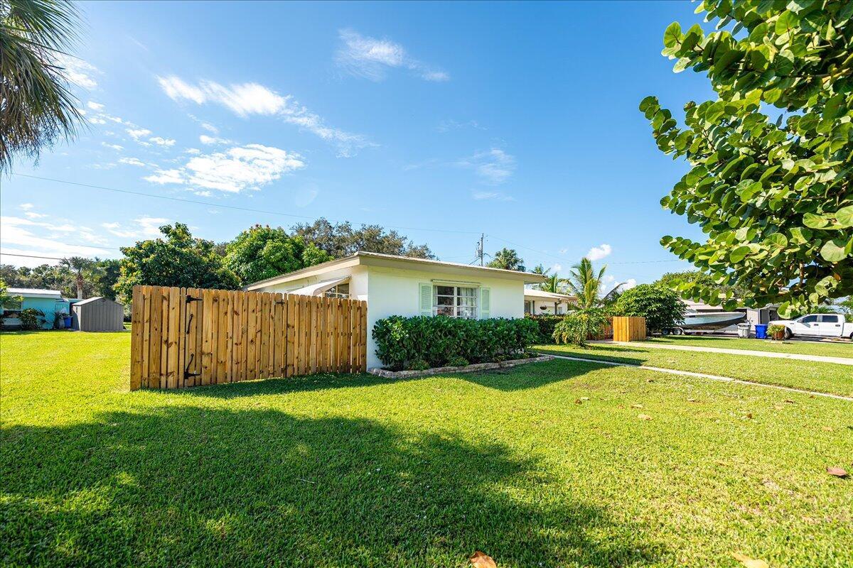 VERO SHORES UNIT 1 - Residential