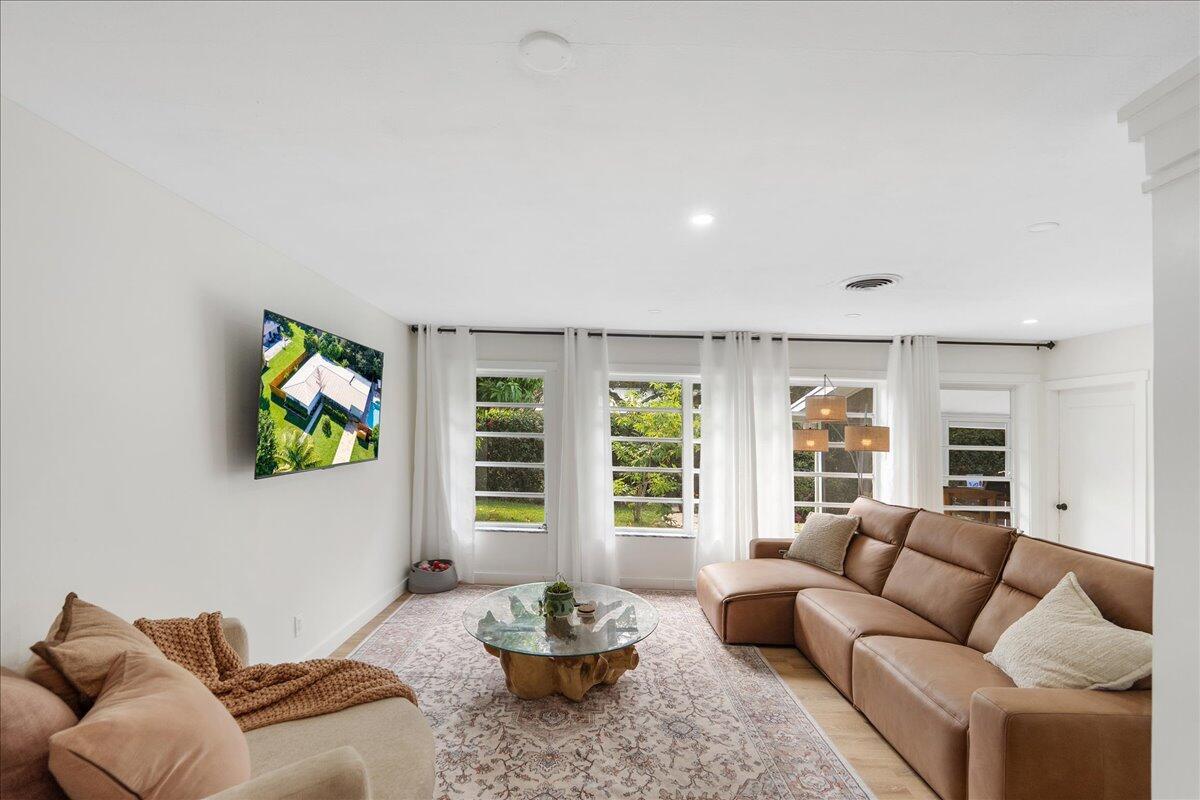 VERO SHORES UNIT 1 - Residential