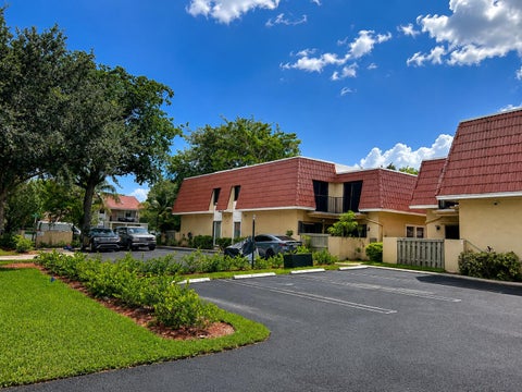 Photo of 4226 NW 114TH Terrace #26, Coral Springs, FL 33065 (MLS # B26065769)
