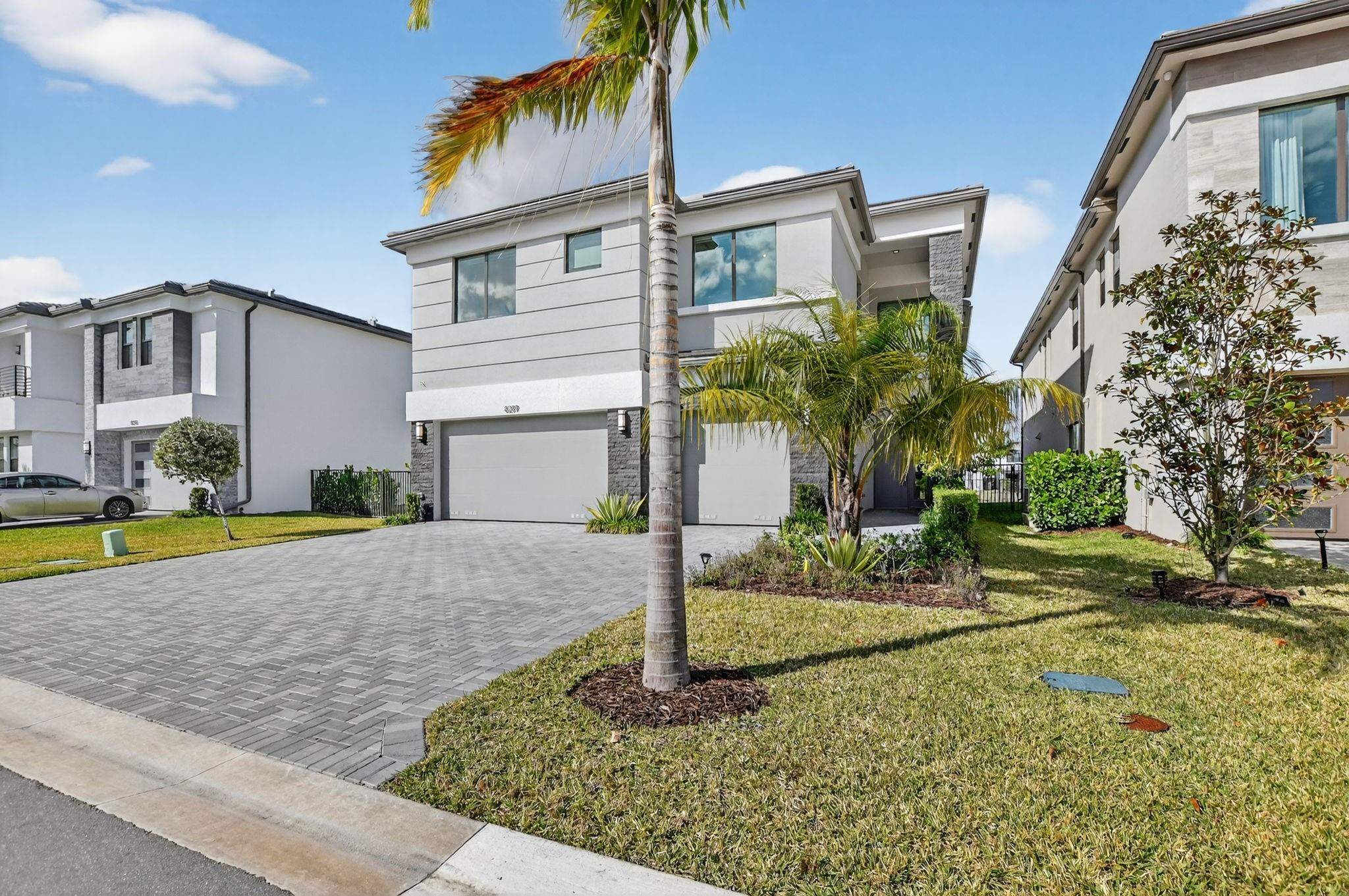 8289 Royal County Down Road