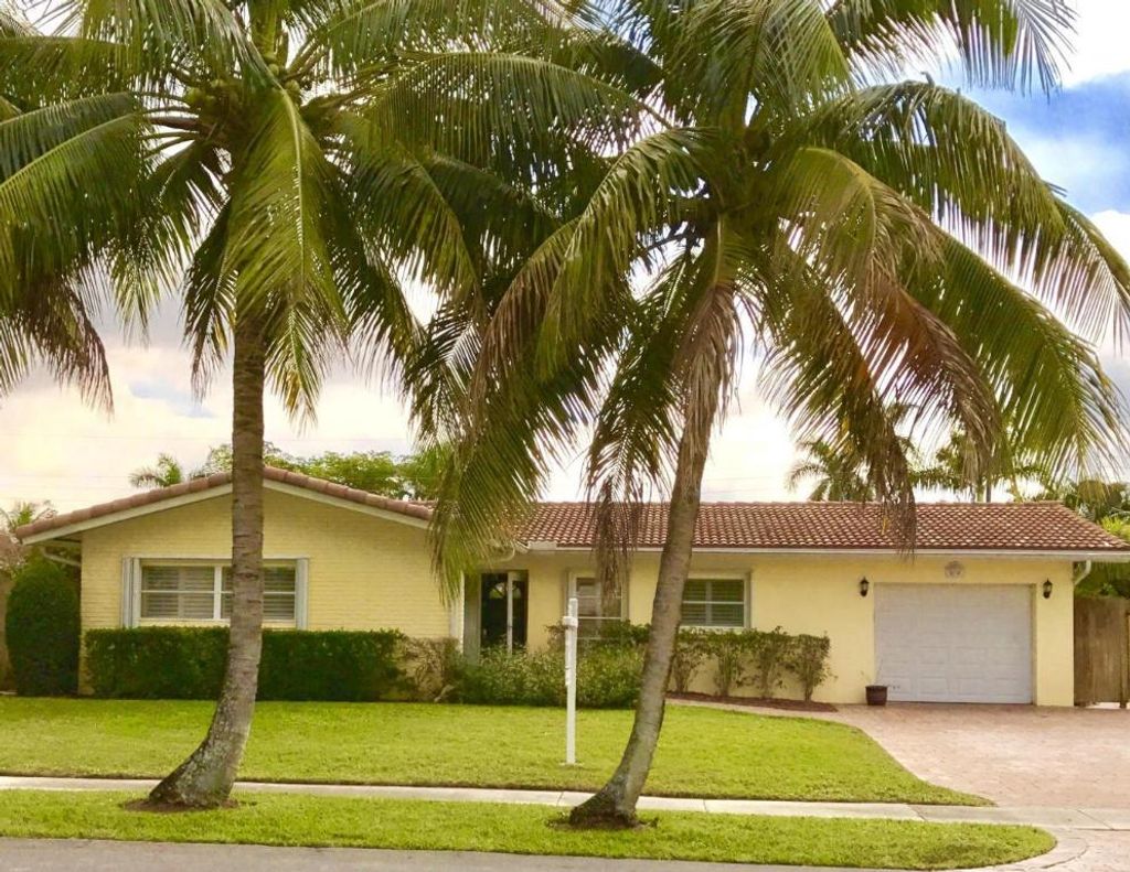 Photo of 1070 SW 12th Street, Boca Raton, FL 33486 (MLS # R10961859)