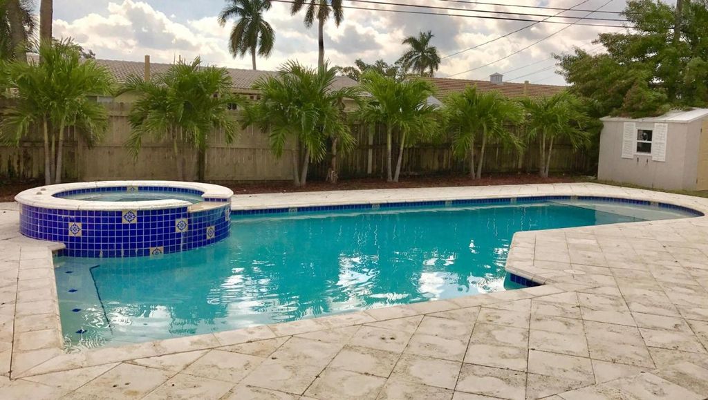 Photo of 1070 SW 12th Street, Boca Raton, FL 33486 (MLS # R10961859)