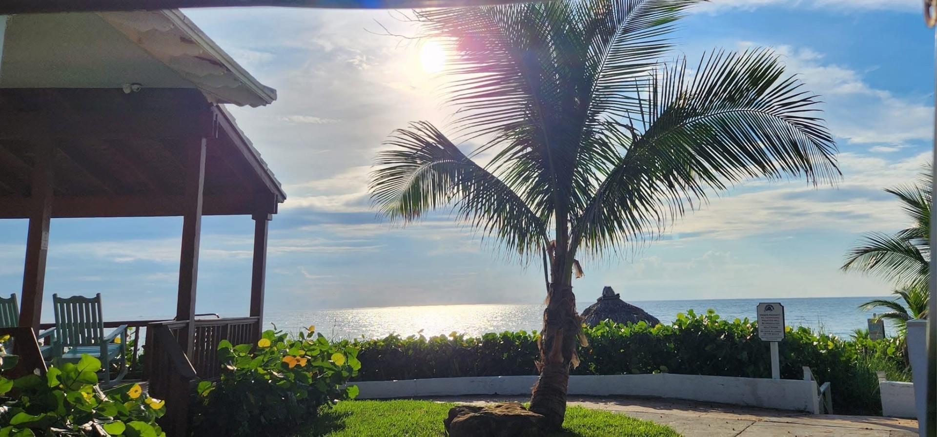 20 Hibiscus Dr, Boynton Beach, FL, 33435/$349,000 2 20 Hibiscus Dr