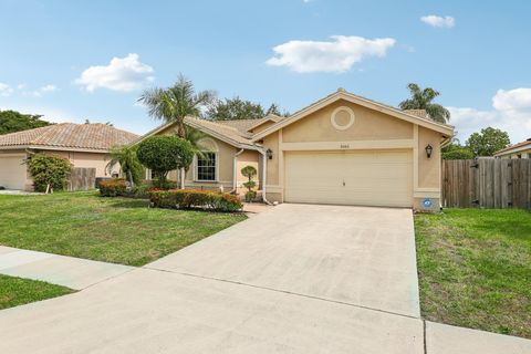 Single Family Residence in Boynton Beach FL 5661 Descartes Circle Cir 1.jpg