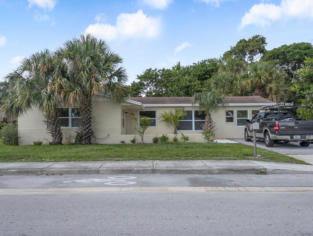 371 W 34th Street, Riviera Beach FL 33404