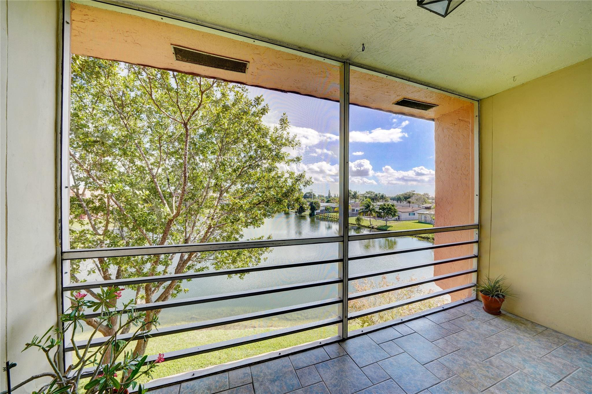 SUNRISE LAKES PHASE III - Residential