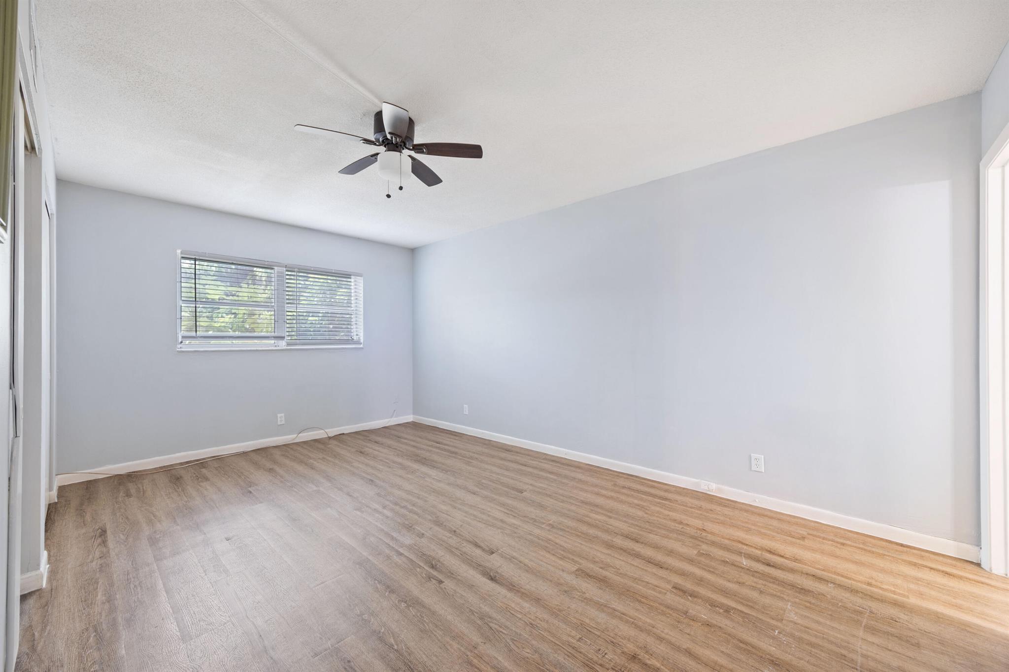 VILLAGE ROYALE ON THE GRE - Residential